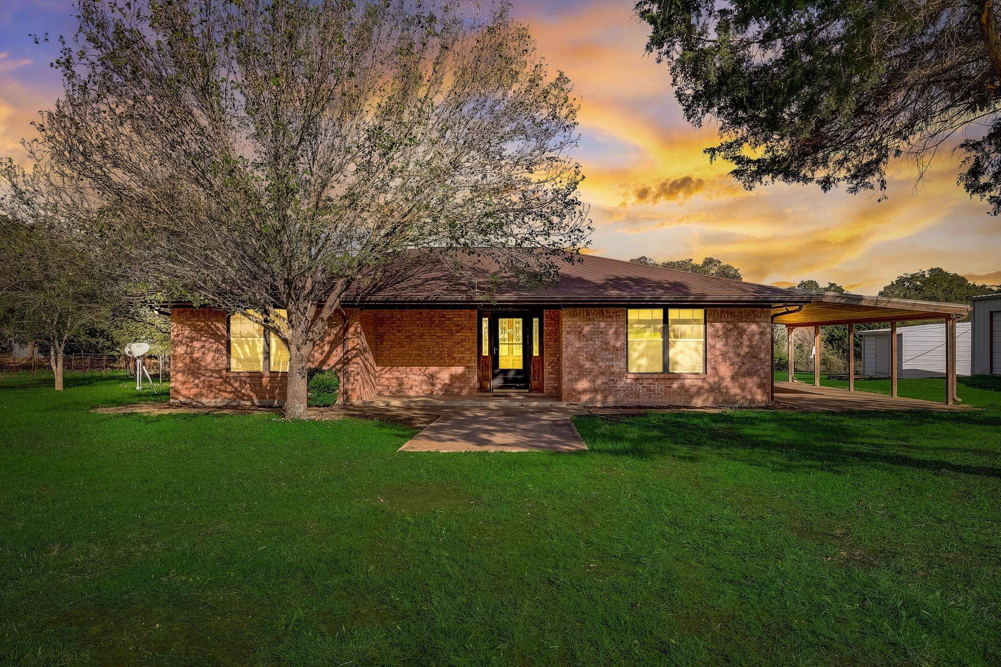 1191 Private Road 7016, Lexington, TX 78947