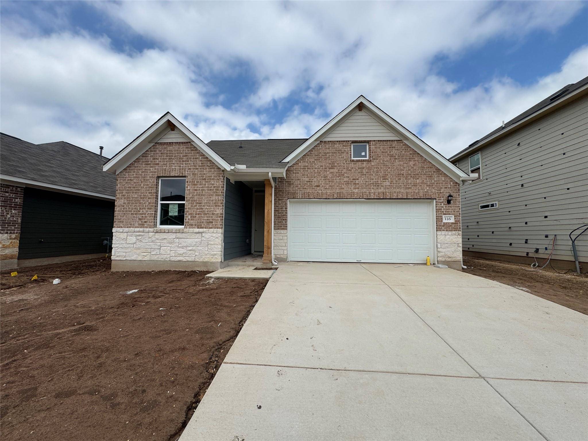 116 Prairie Falls DR, Hutto, TX 78634