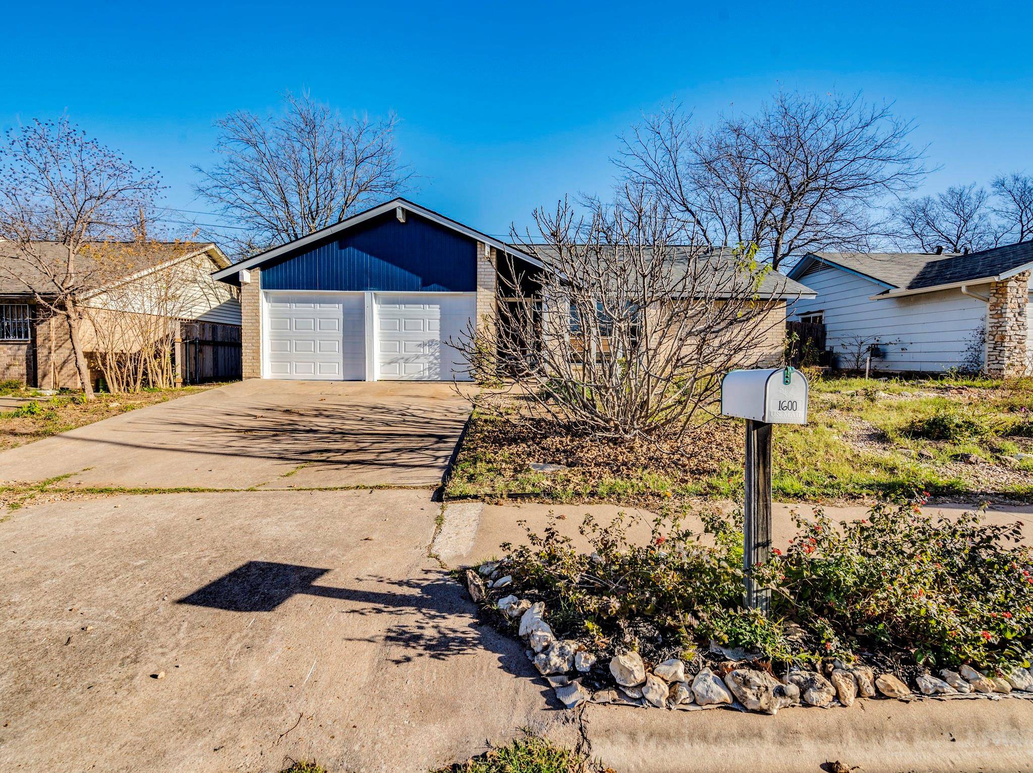 1600 Pine Knoll DR, Austin, TX 78758