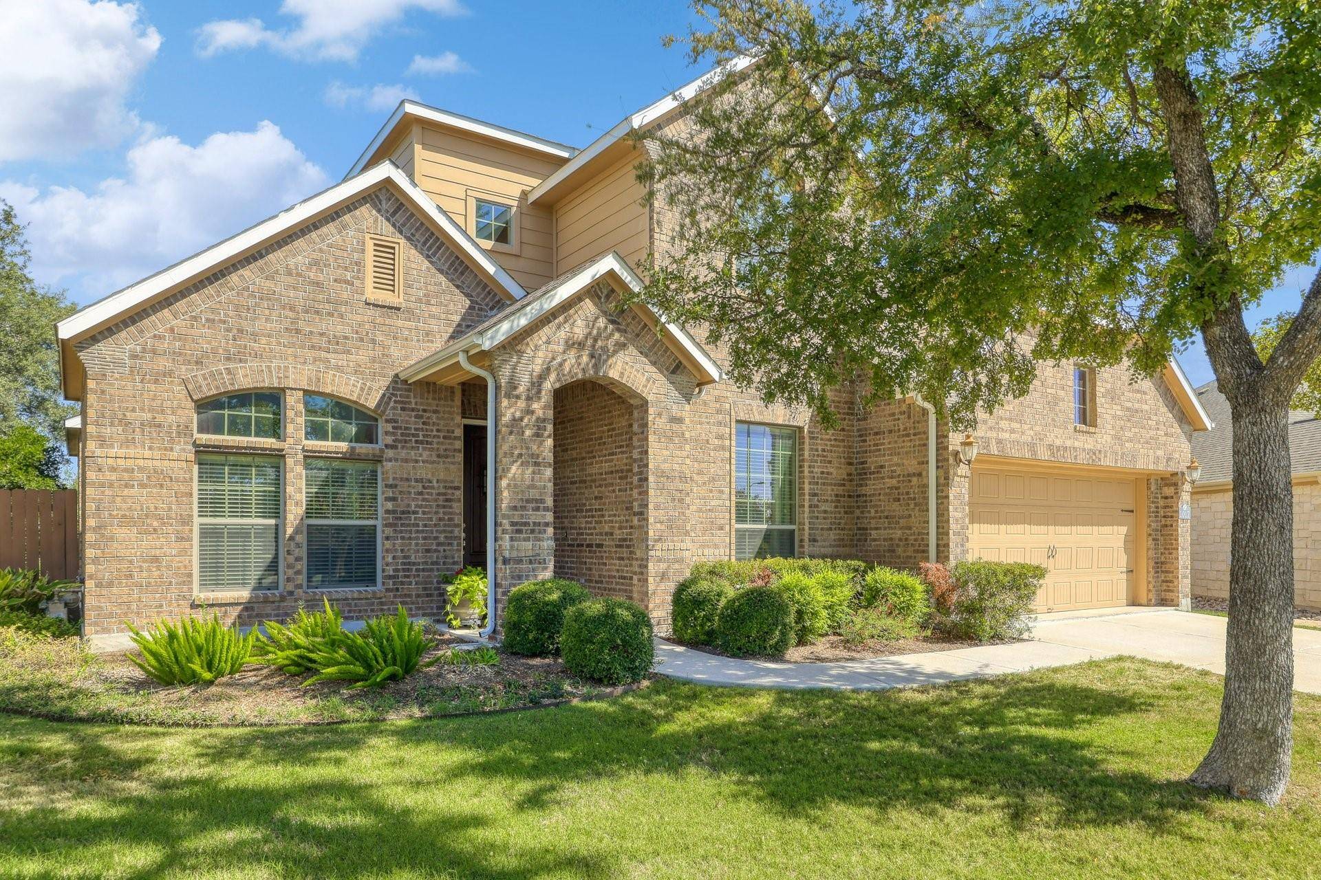 1017 Winding Way DR, Georgetown, TX 78628