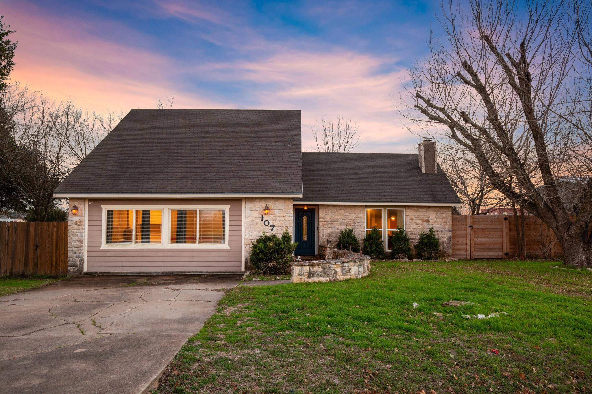 107 Saddle Blanket TRL, Buda, TX 78610