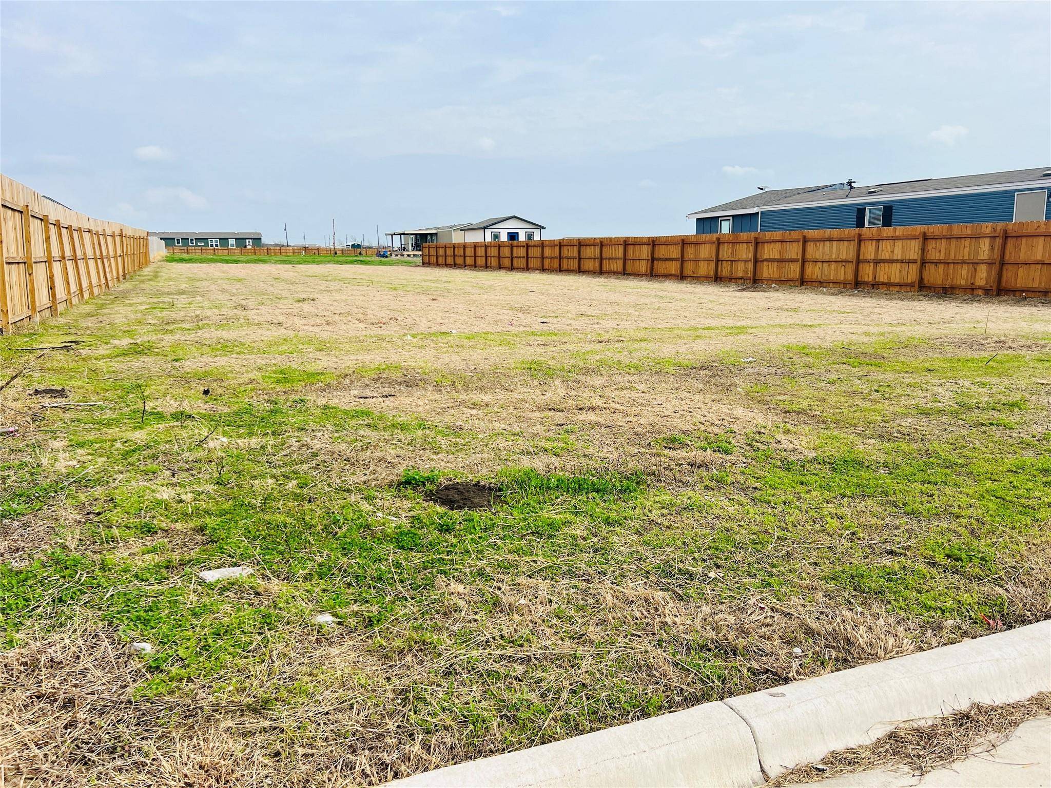 250 Vaquero LN, Kyle, TX 78640