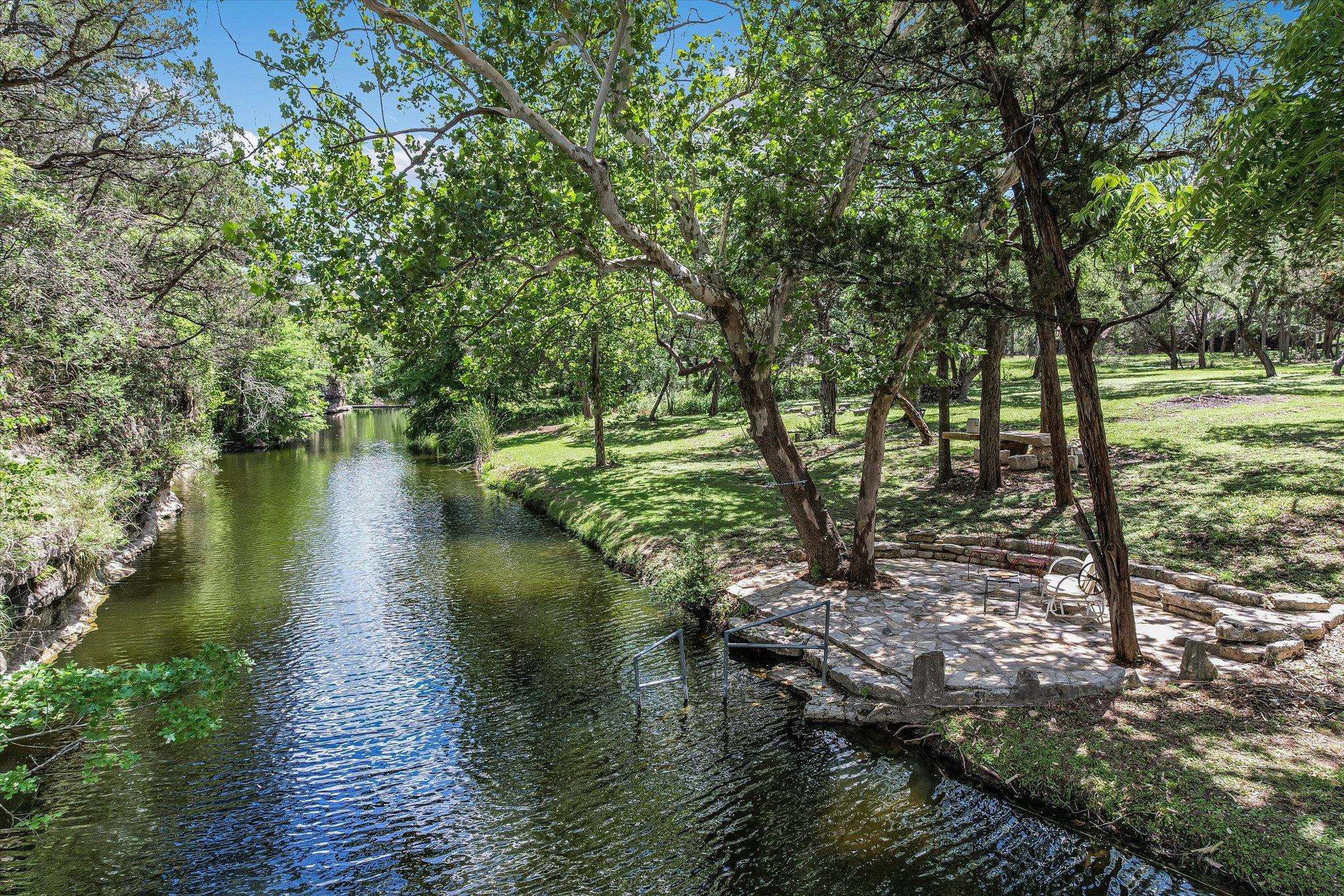 322 Rancho Grande DR, Wimberley, TX 78676