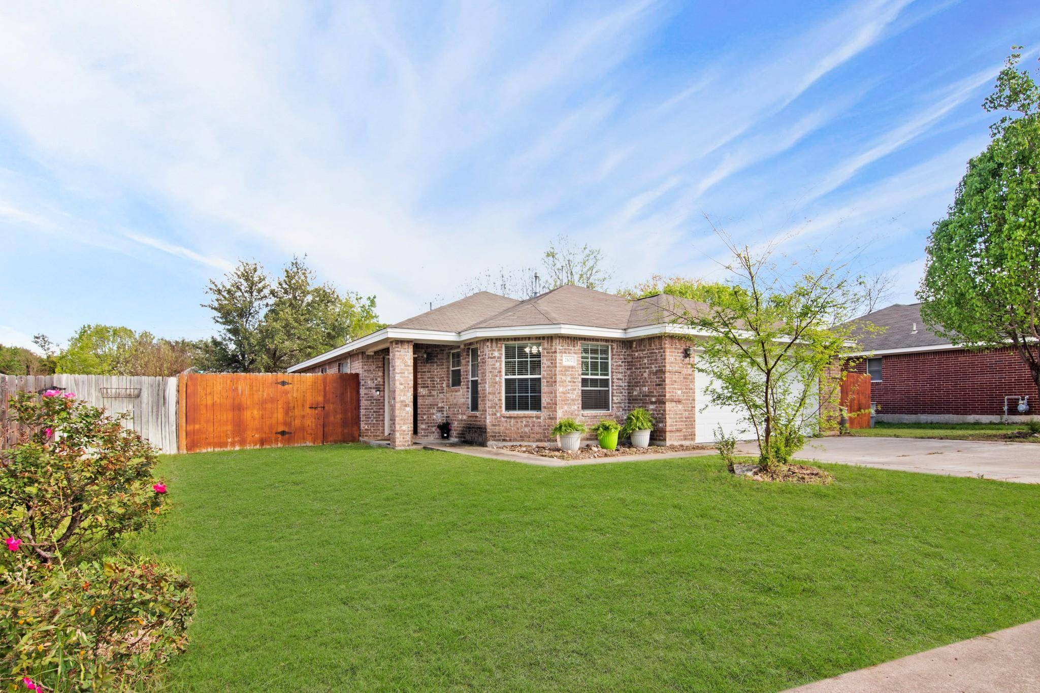 2102 Briar CV W, Cedar Park, TX 78613