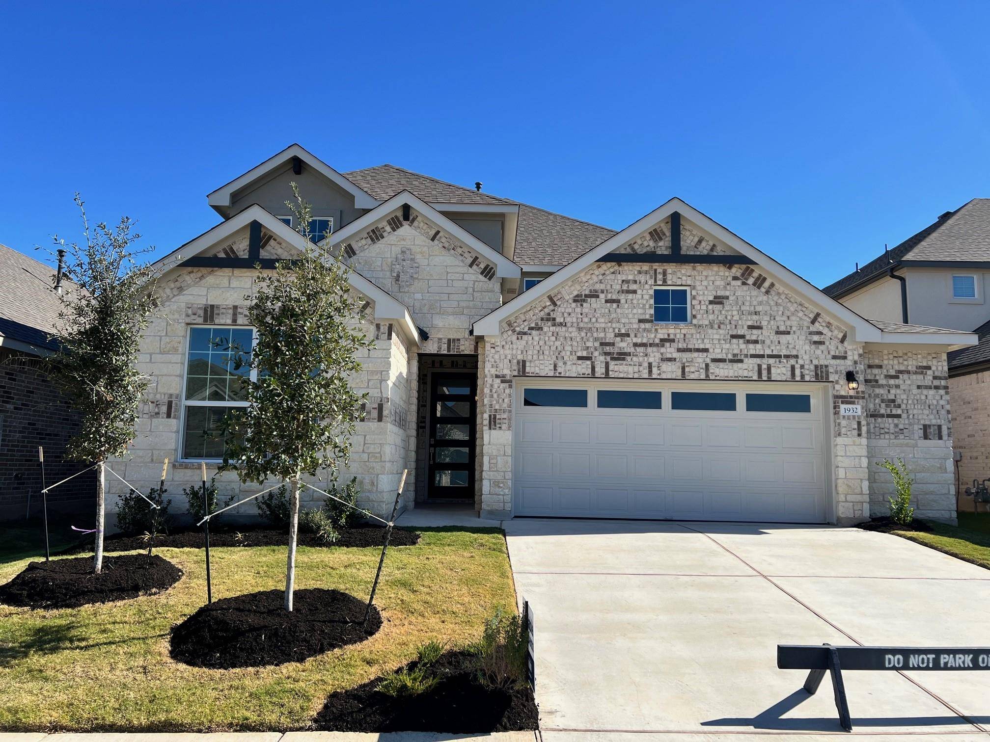 1932 Crooked Creek ST, Leander, TX 78641