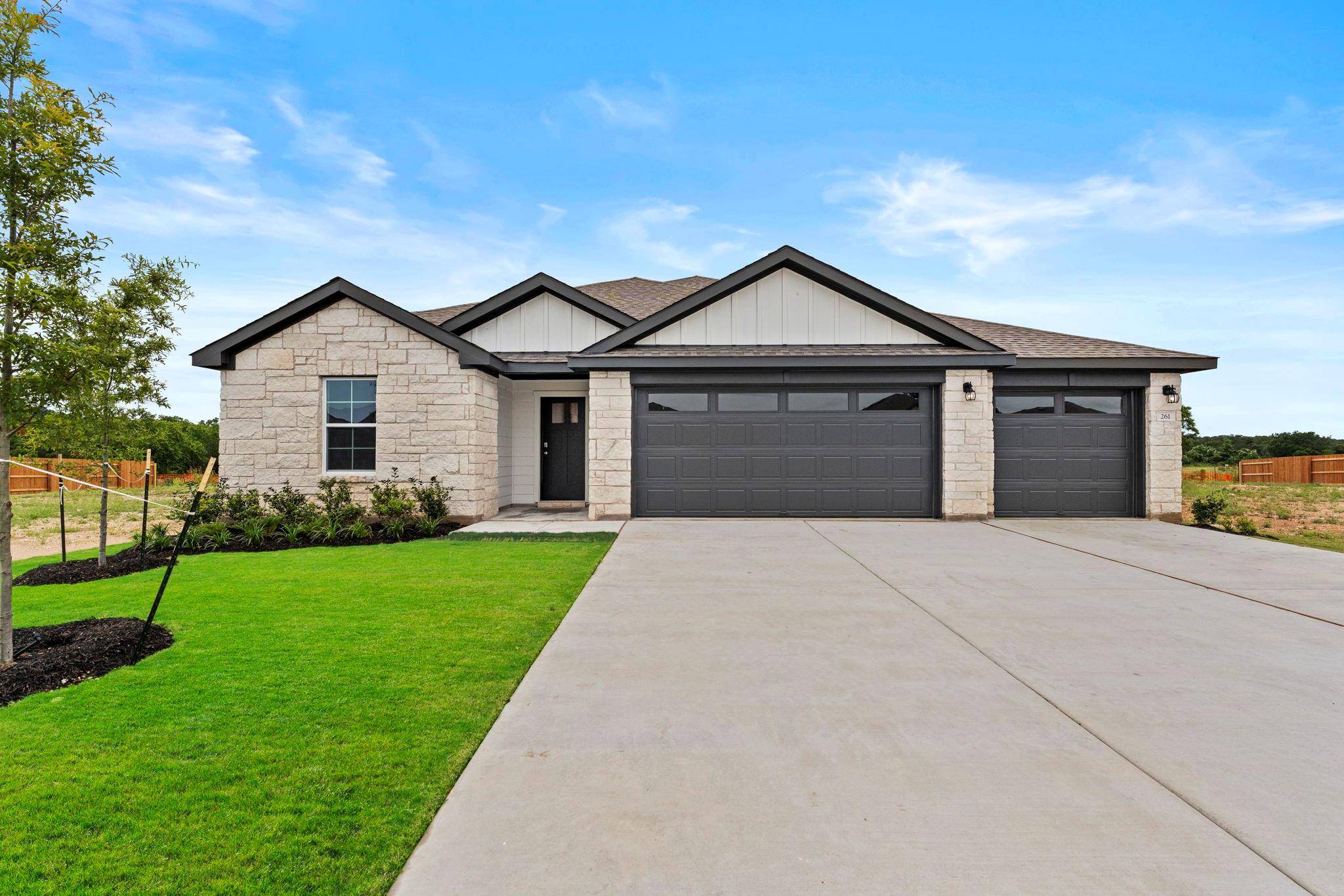 261 Rivers Edge DR, Georgetown, TX 78628