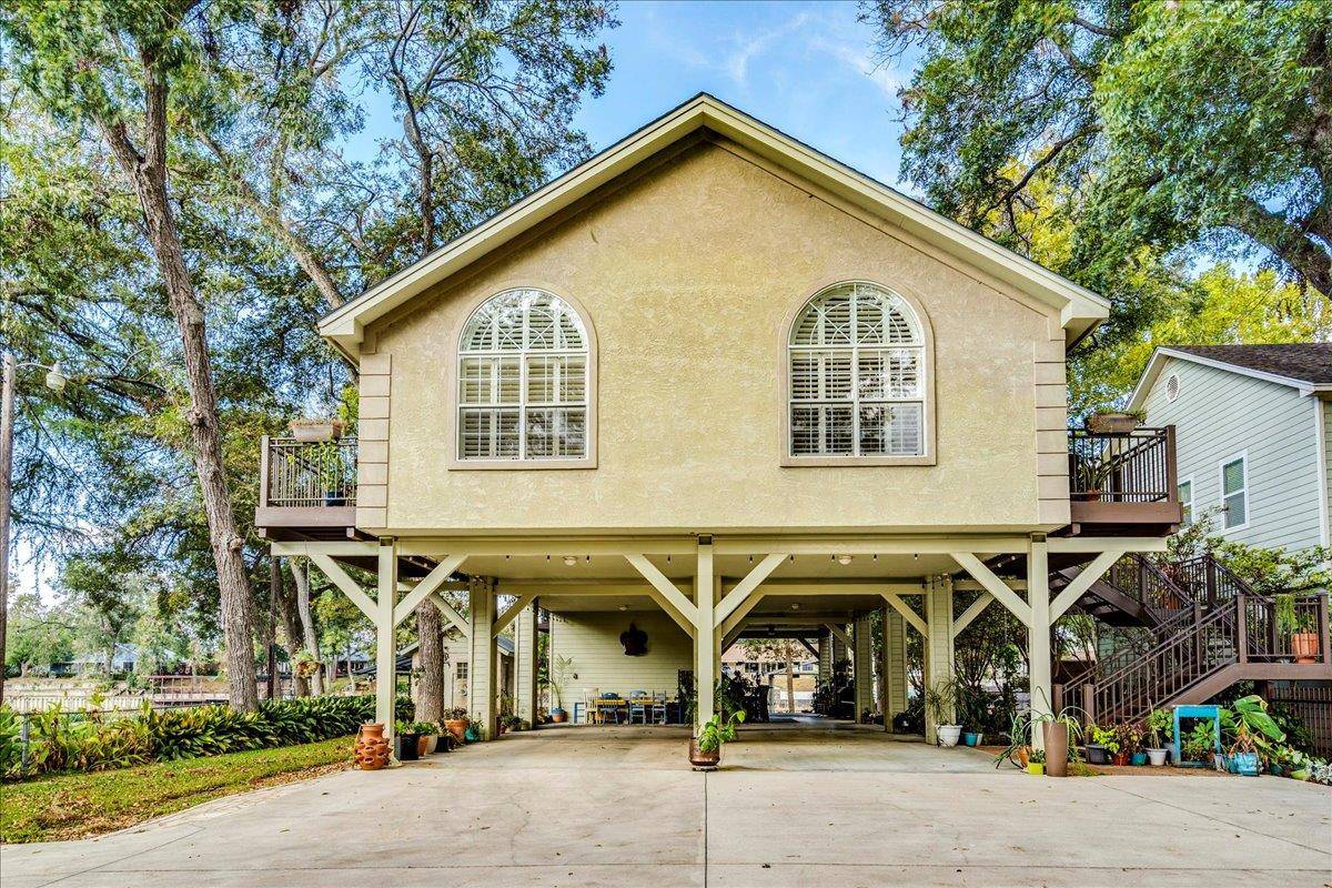 472 Turtle LN, Seguin, TX 78155