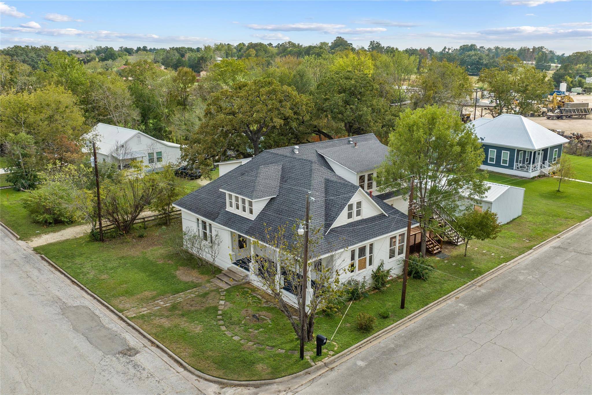 604 E Galveston ST, Giddings, TX 78942