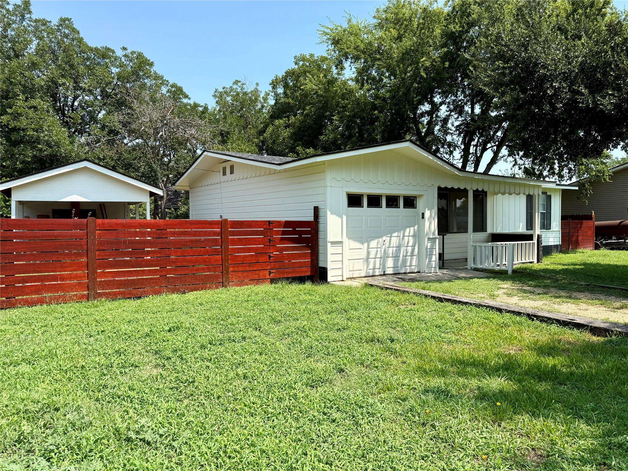 204 Roepke ST, Thorndale, TX 76577