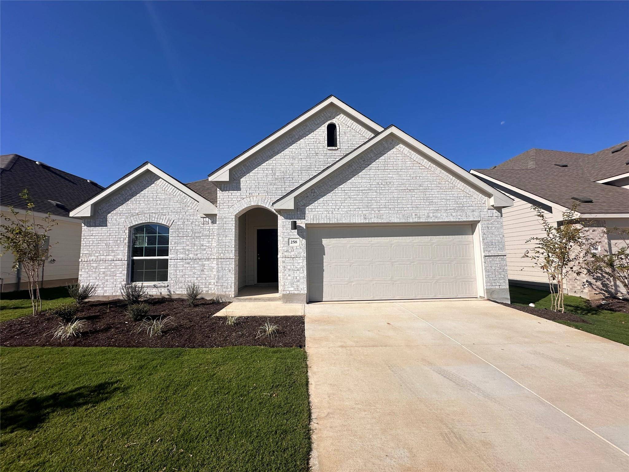258 Seattle Slew DR, Jarrell, TX 76537