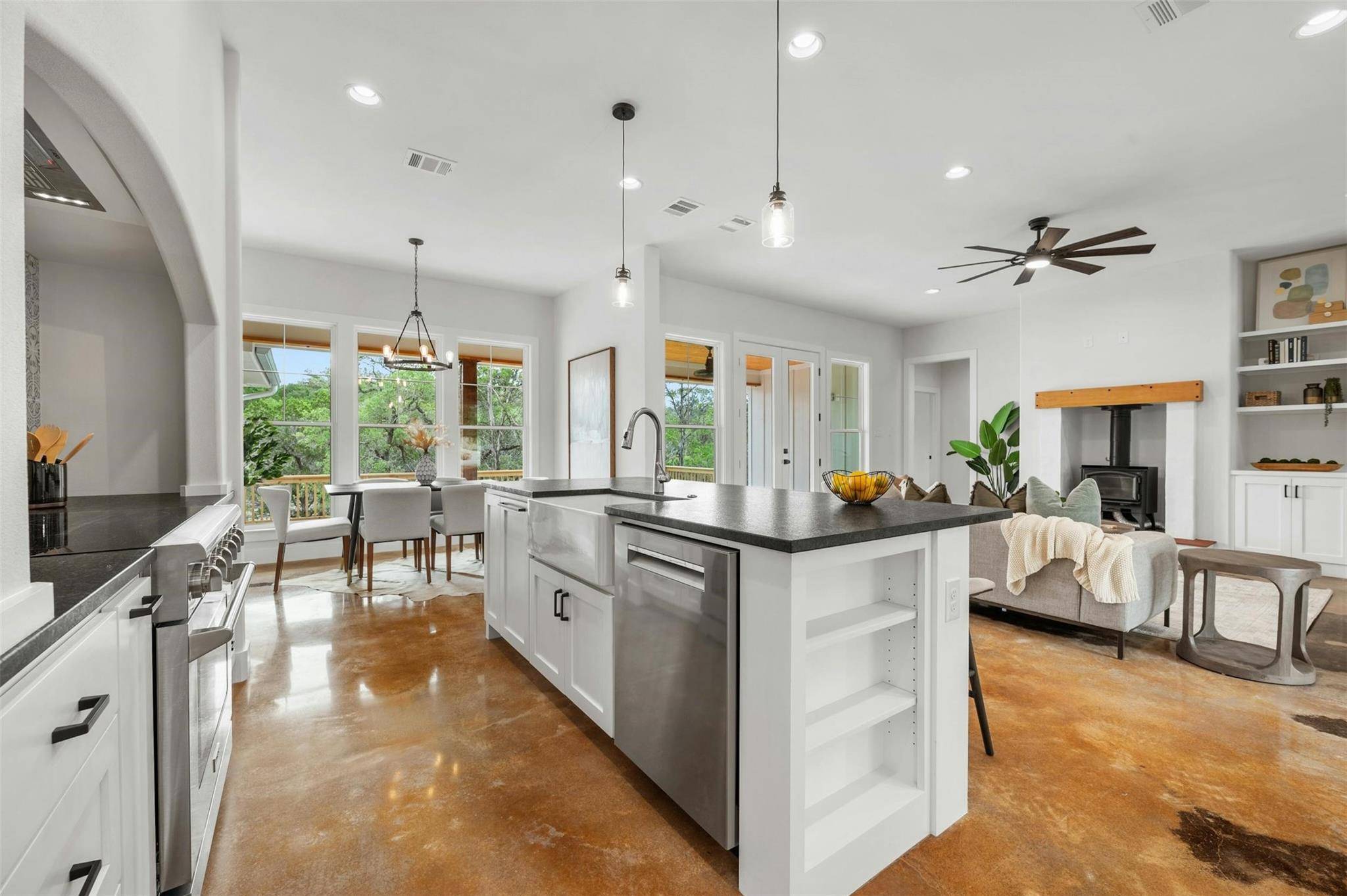 6 Hickory CT, Wimberley, TX 78676