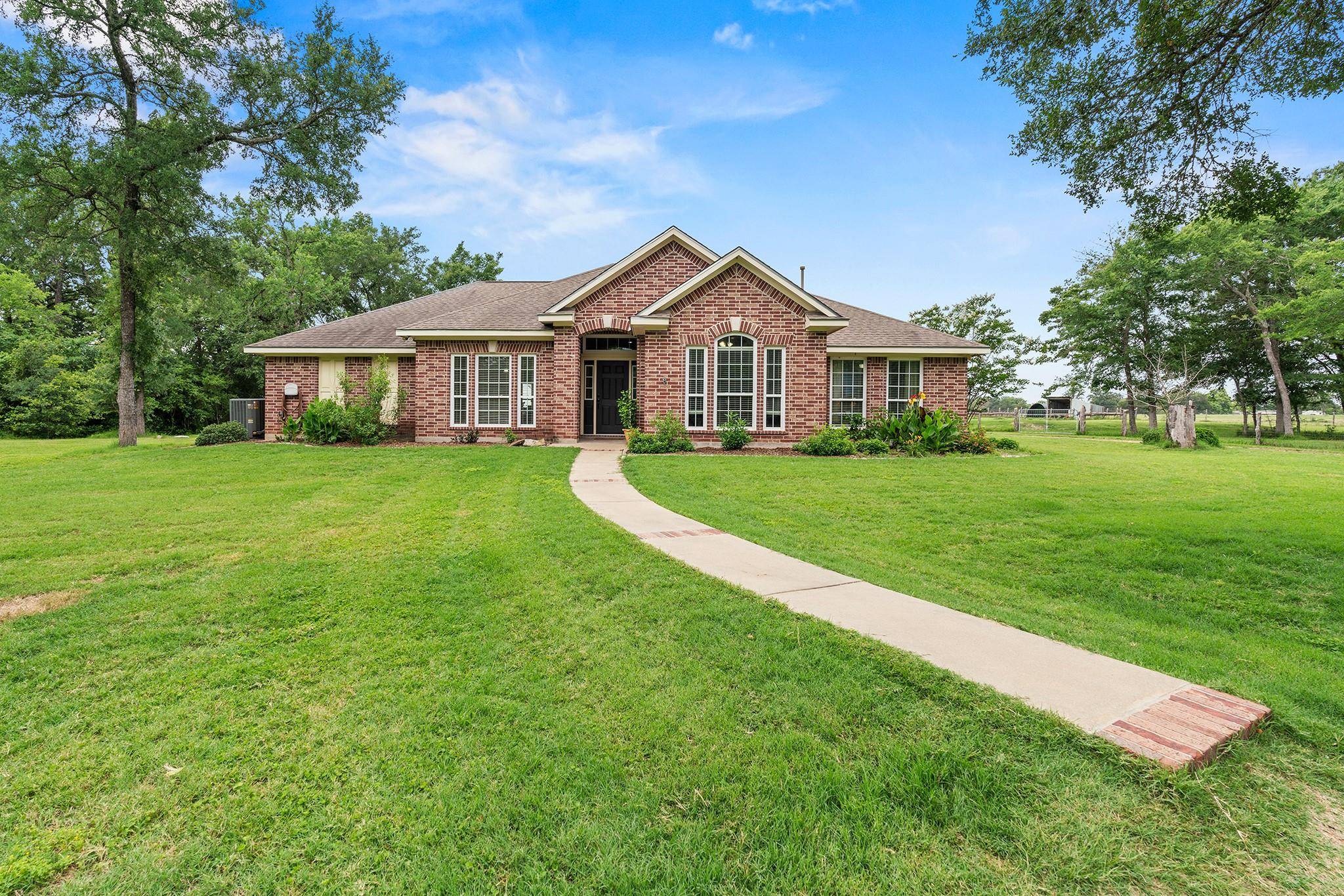 1408 County Road 143, Caldwell, TX 77836
