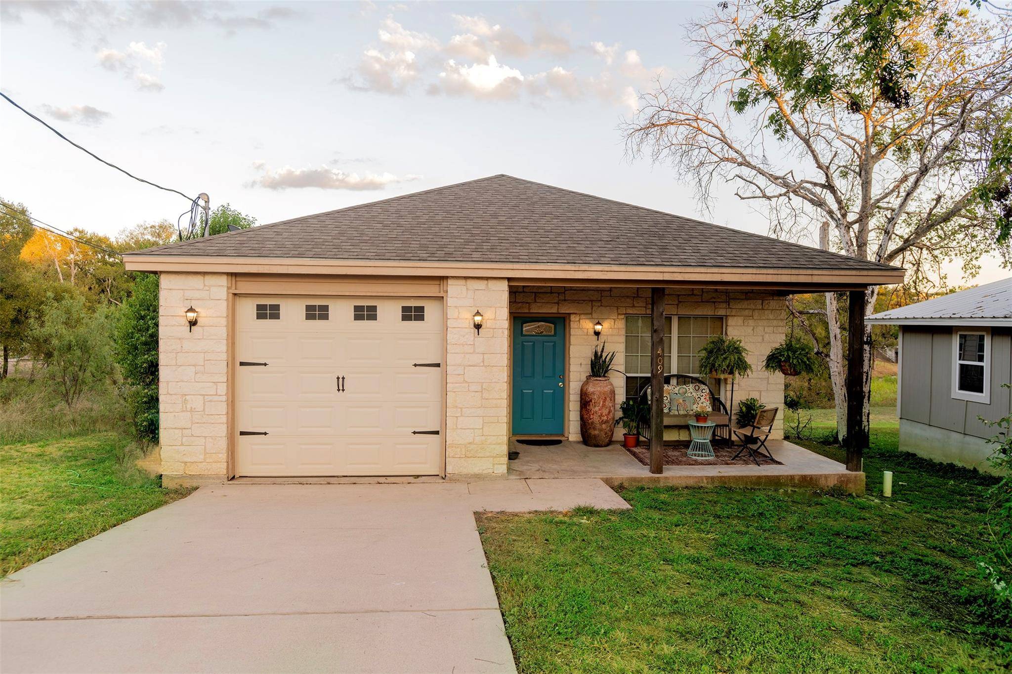 409 Avenue M Ave, Marble Falls, TX 78654