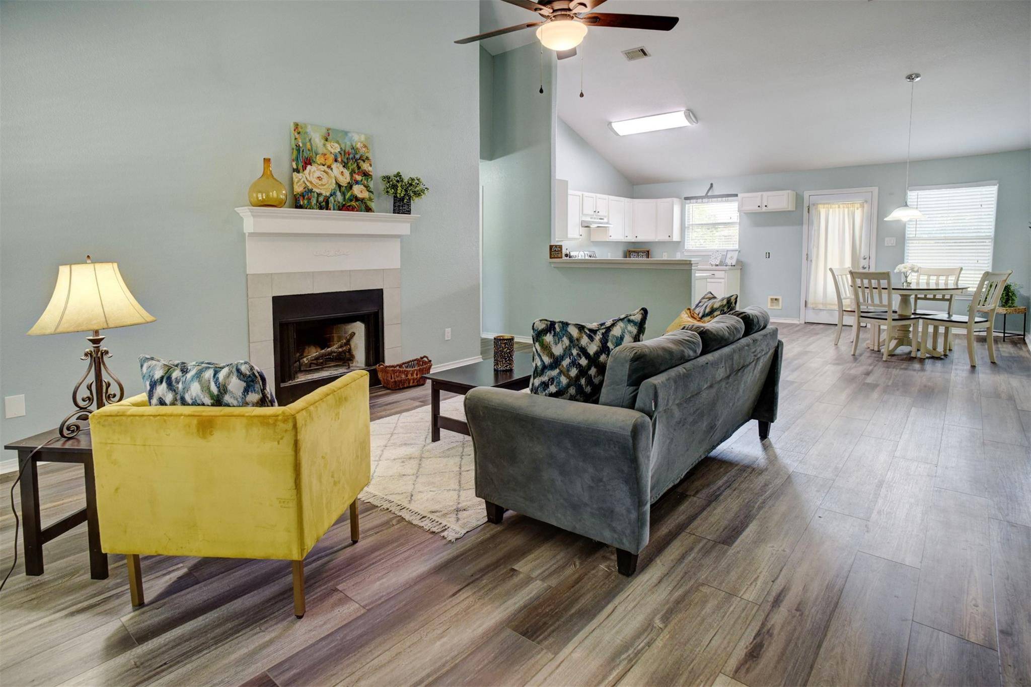 107 W Pauwela LN, Bastrop, TX 78602