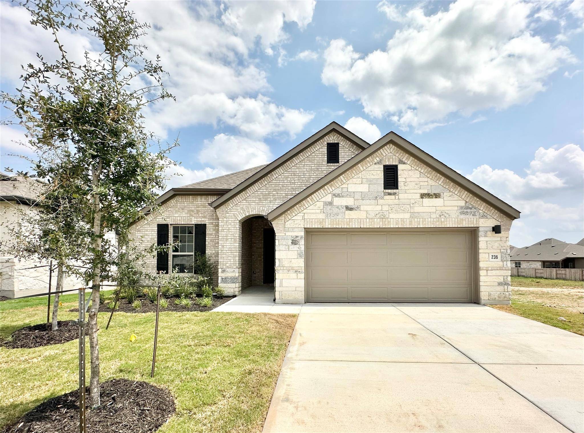 236 Du Bois LN, Kyle, TX 78640