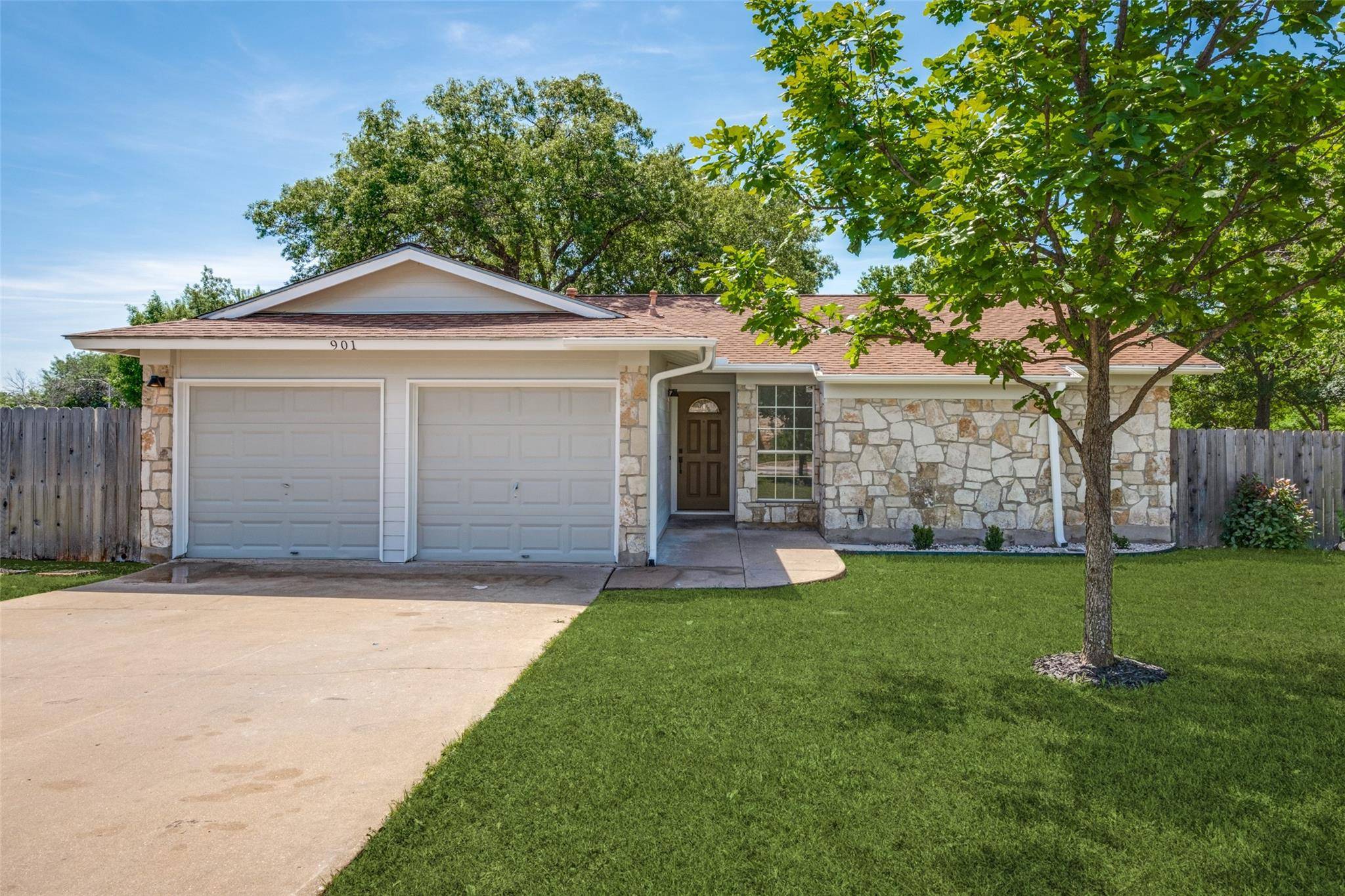 901 Canterfield LN, Cedar Park, TX 78613