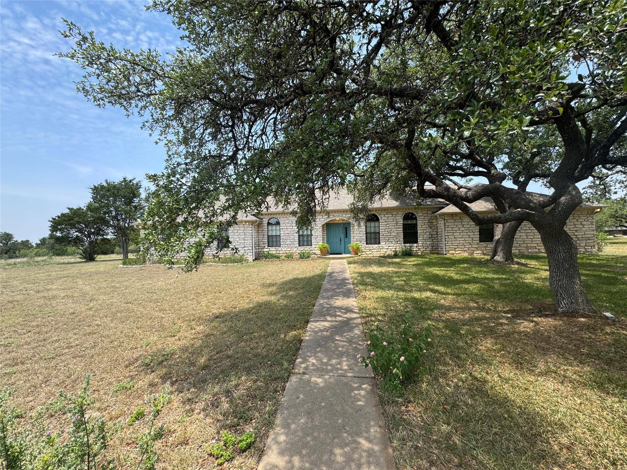 4006 Spanish Oak LN, Dripping Springs, TX 78620
