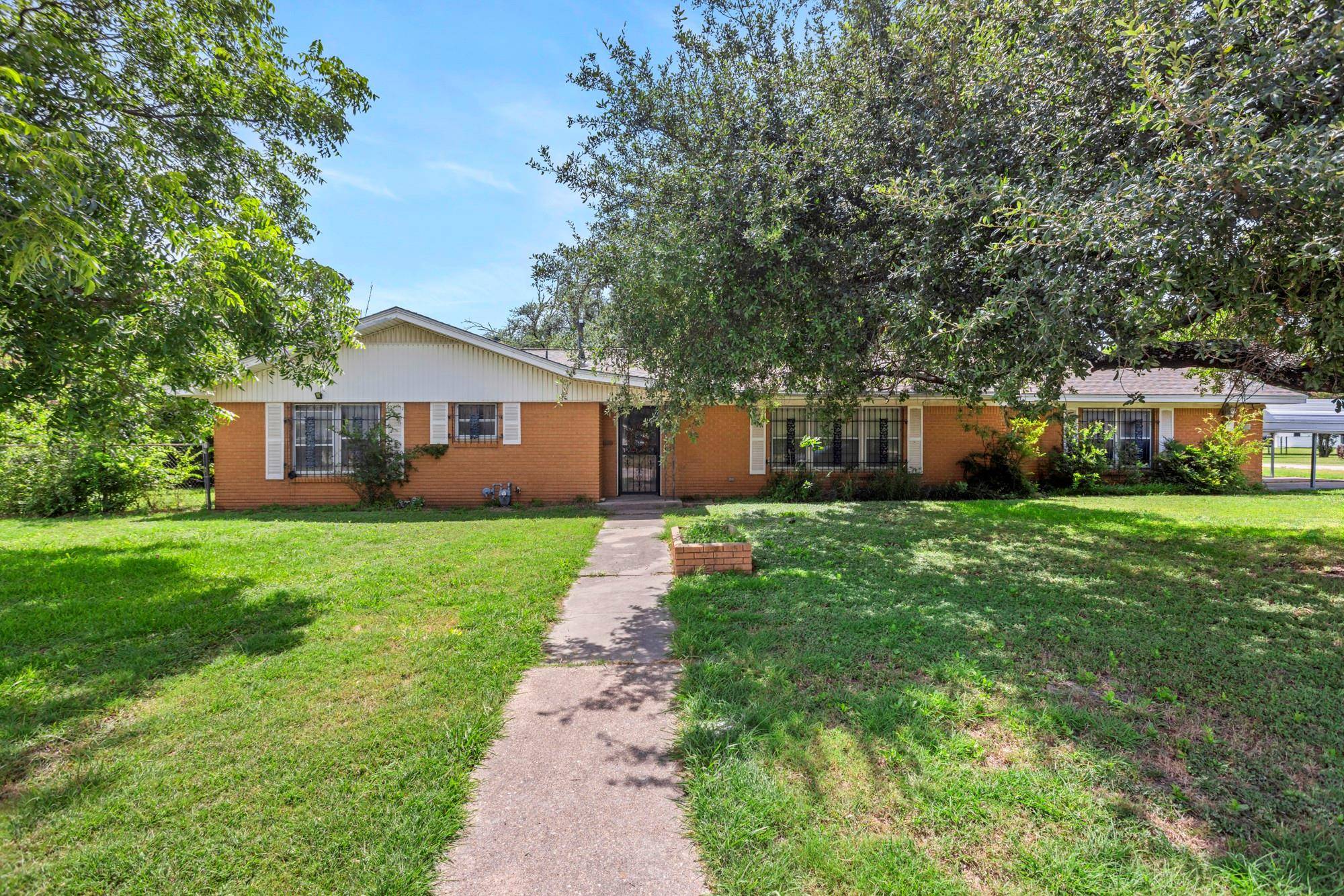1213 Norbert ST, Marlin, TX 76661