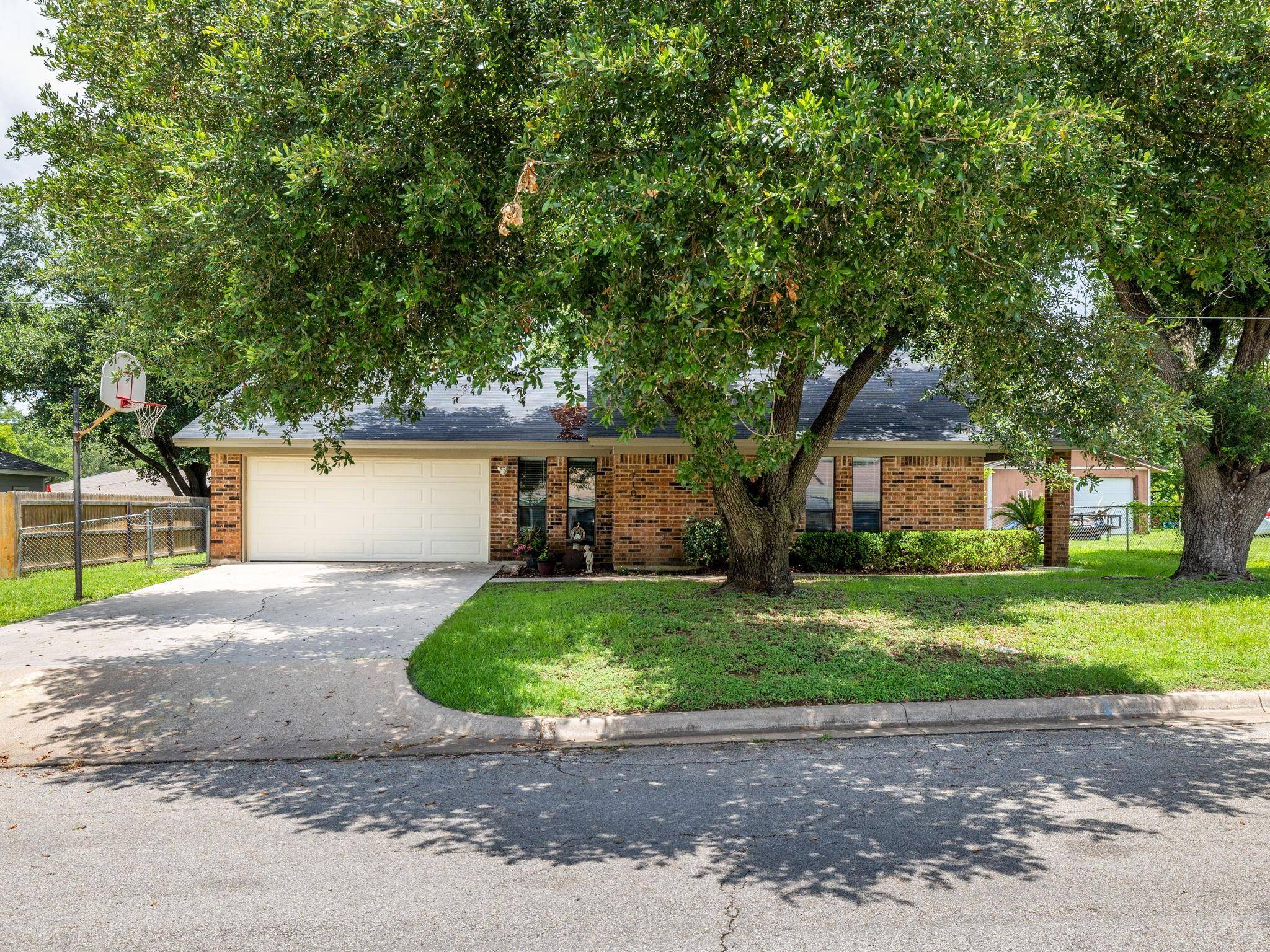 710 Miller ST, Rockdale, TX 76567