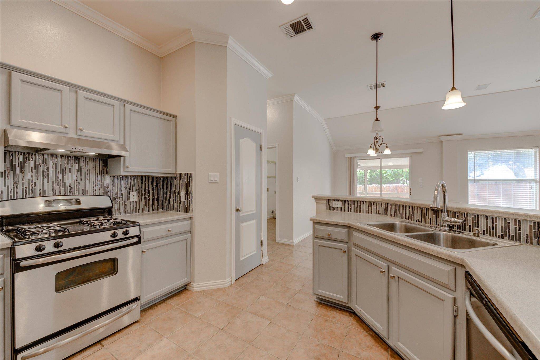 411 Debora DR, Georgetown, TX 78628