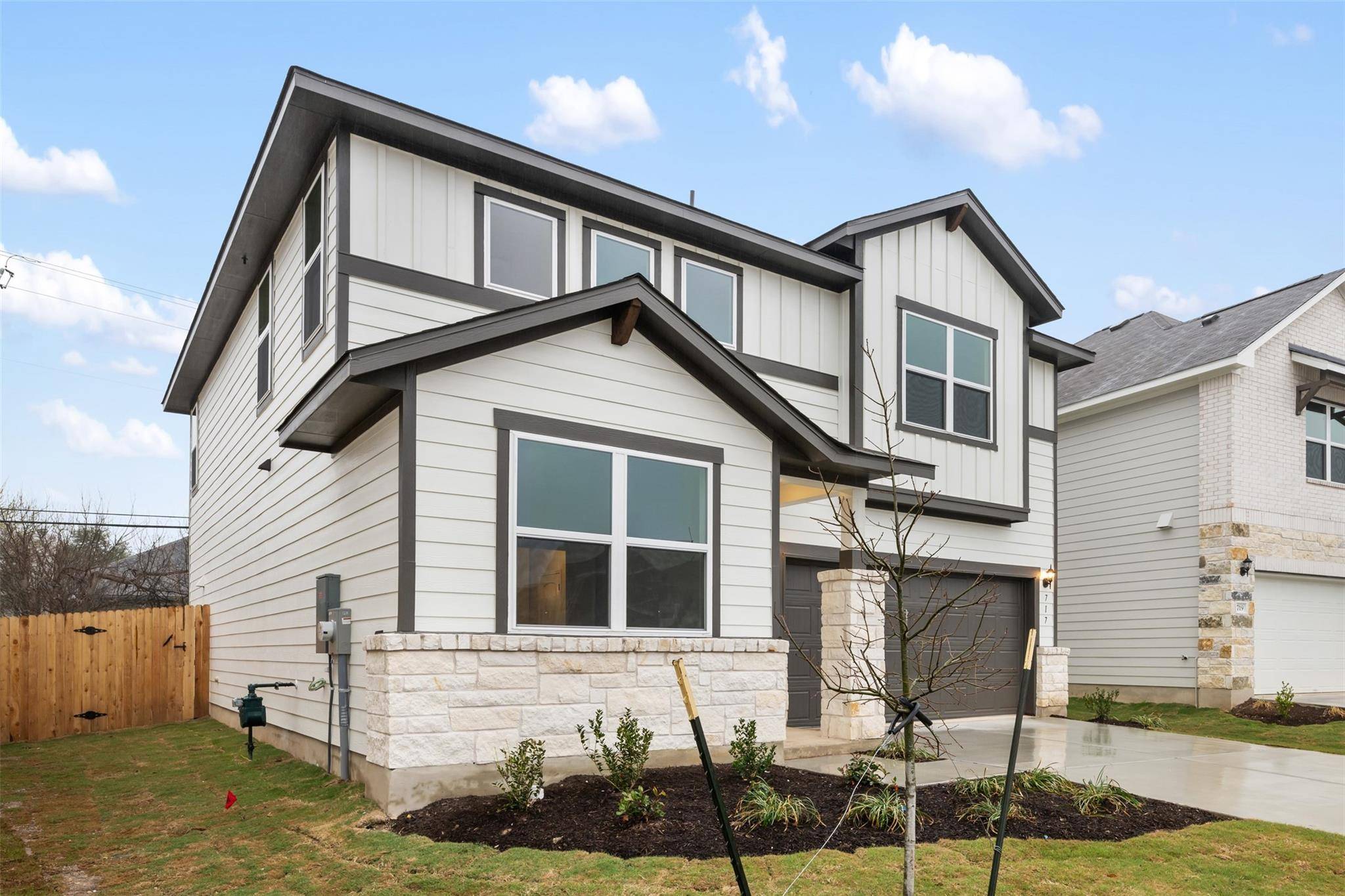 717 Palo Brea LOOP, Hutto, TX 78634