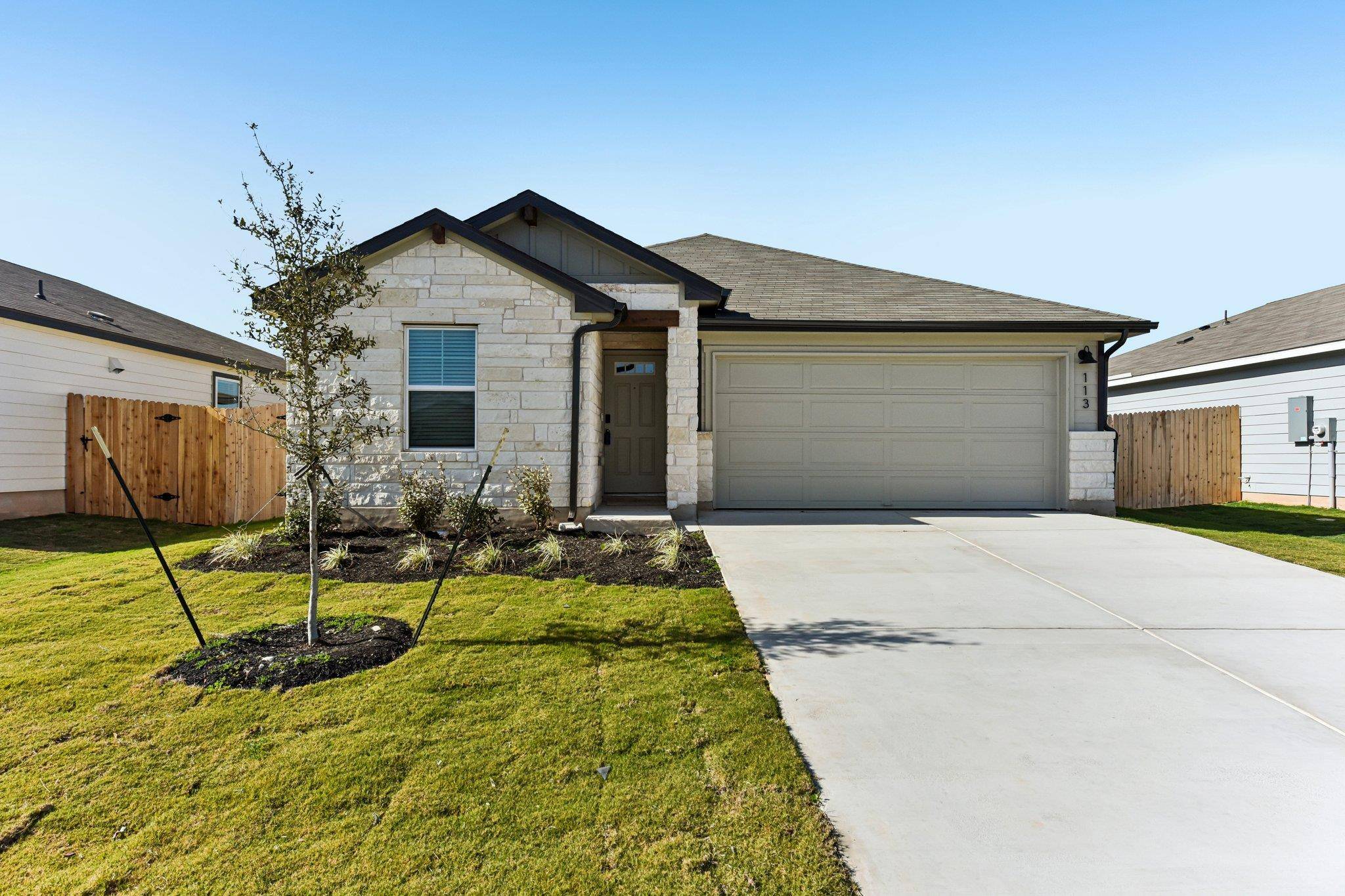 113 Honey Bee RD, Jarrell, TX 76537