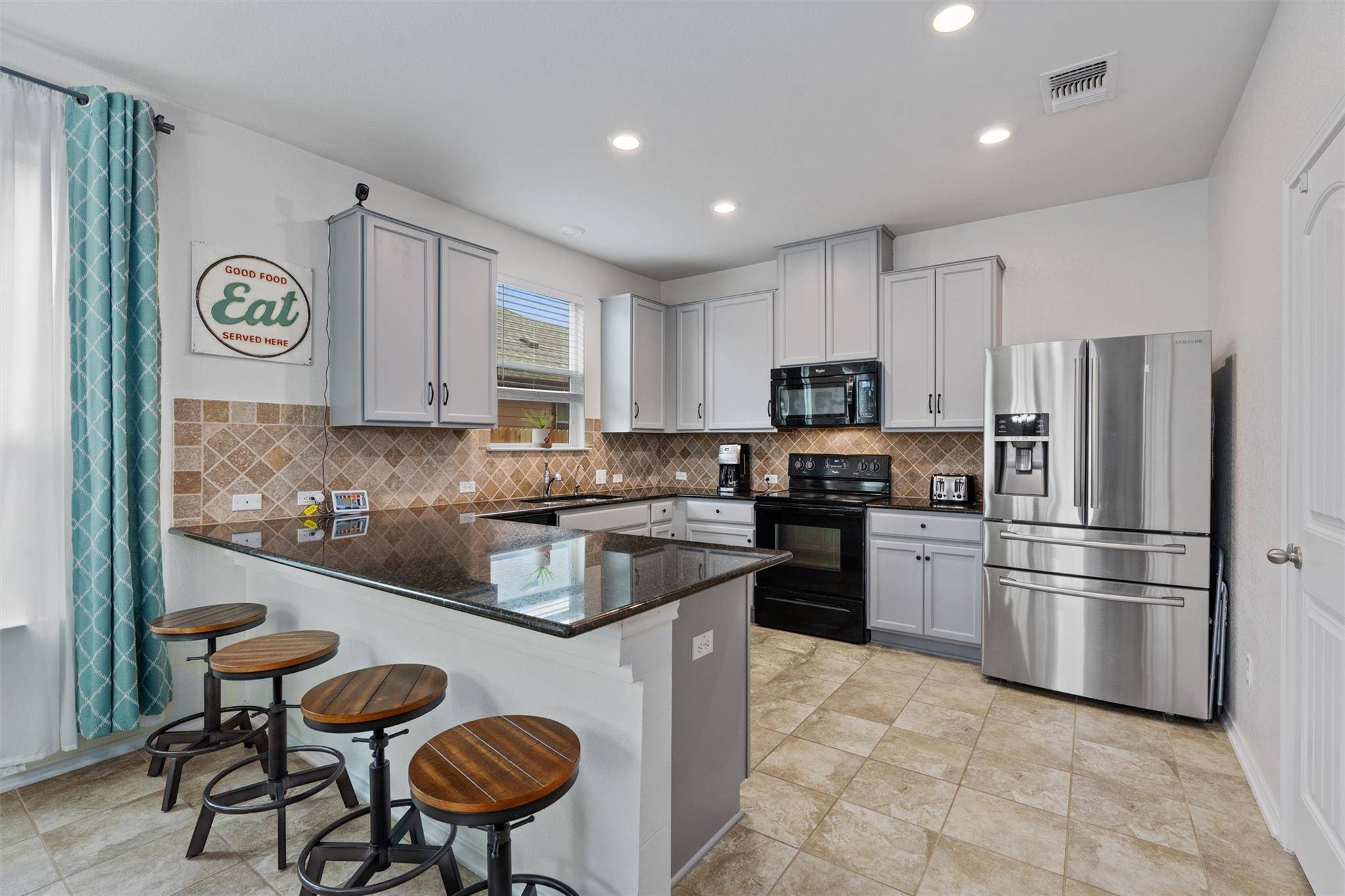 707 Estes PARK, Taylor, TX 76574