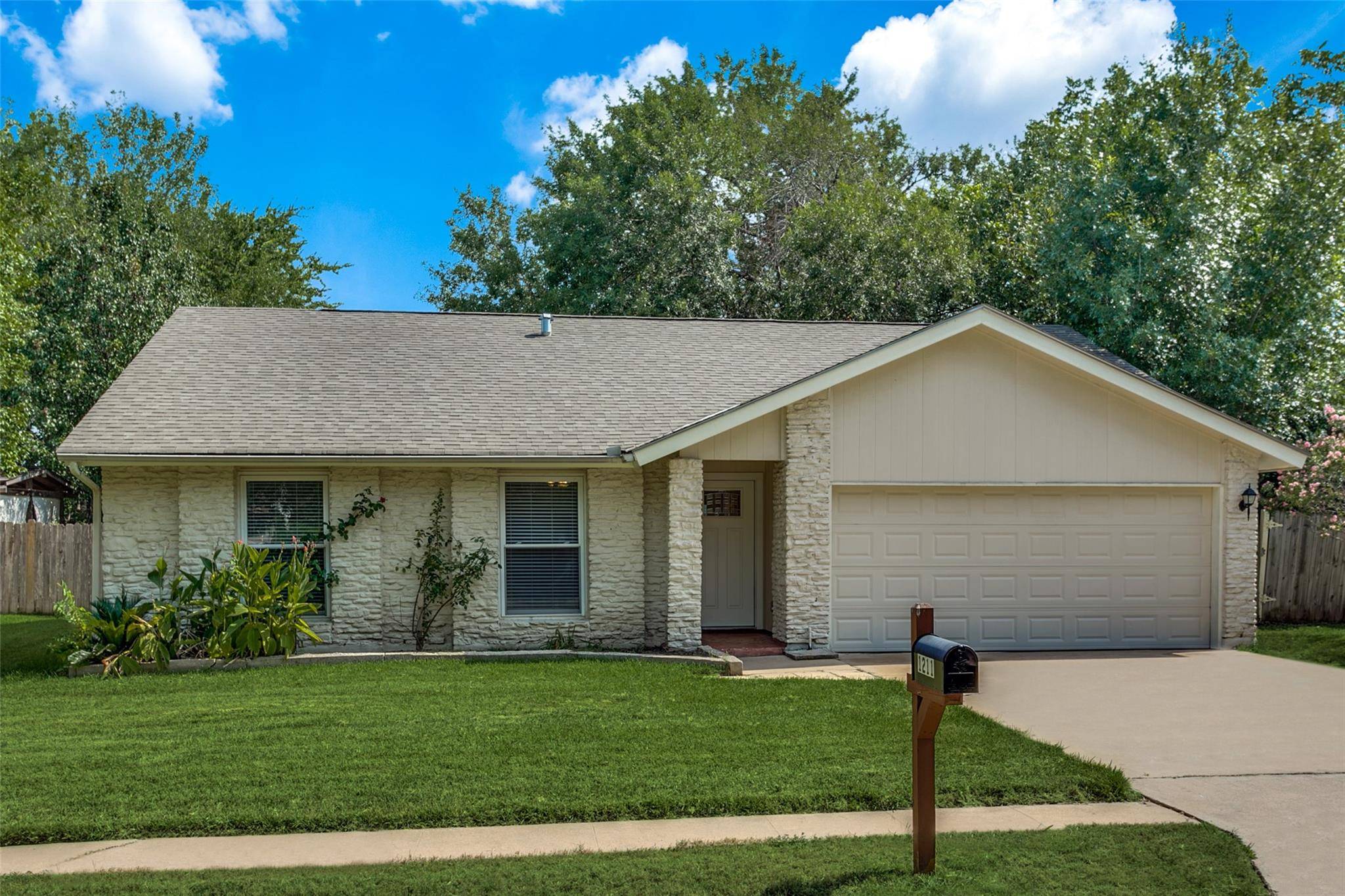 1211 Wroxton WAY, Round Rock, TX 78664