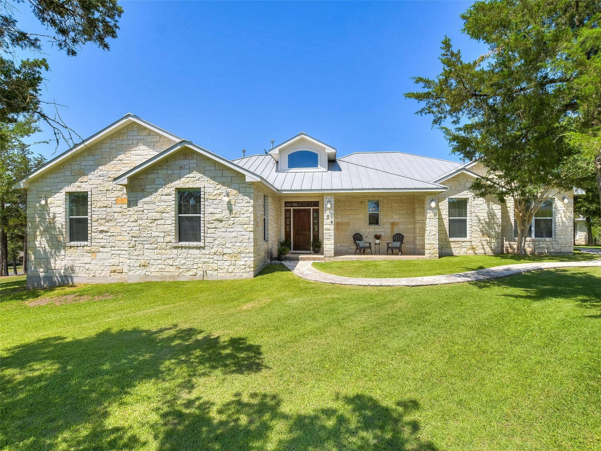 105 Eight Oaks DR, Bastrop, TX 78602