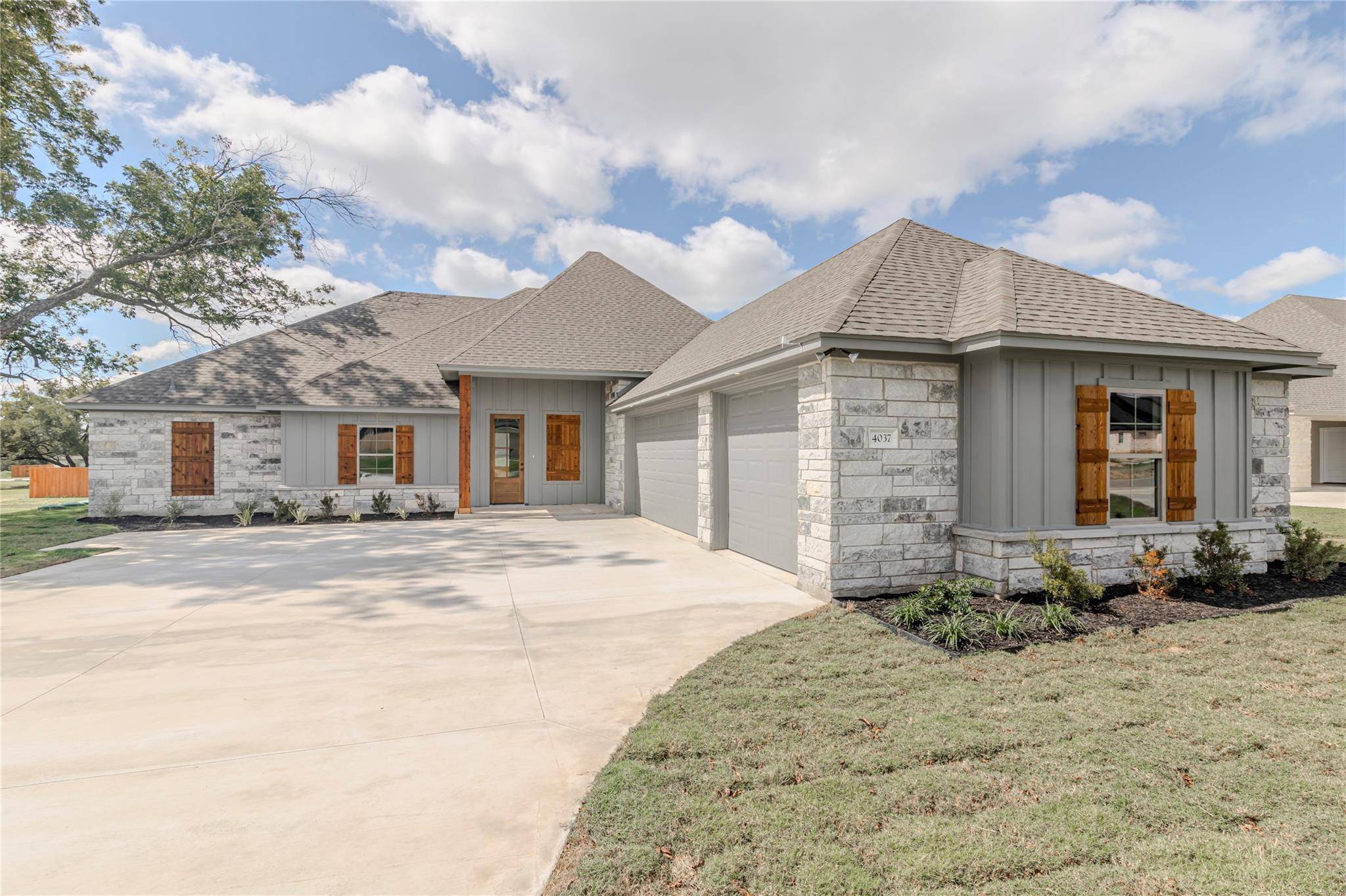 4037 Aerie ST, Salado, TX 76571