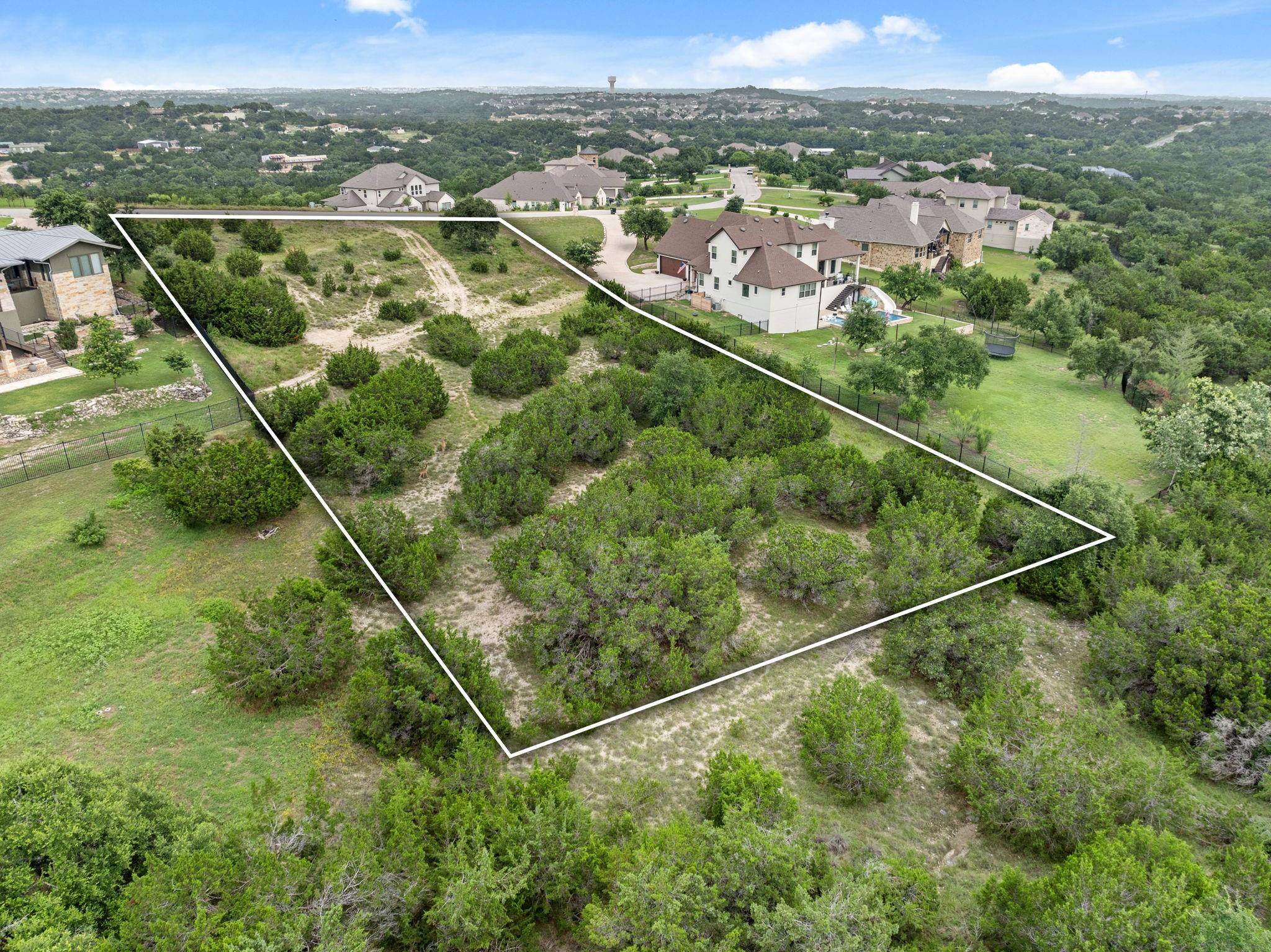 974 Bluff Woods DR, Driftwood, TX 78619