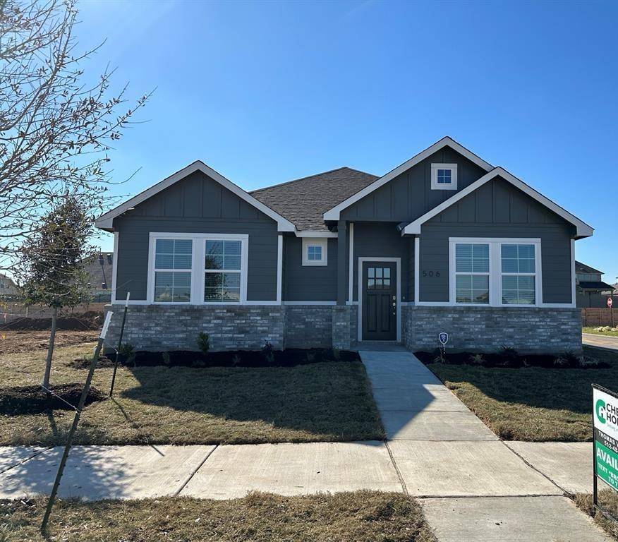 506 Clearlake DR, Hutto, TX 78634