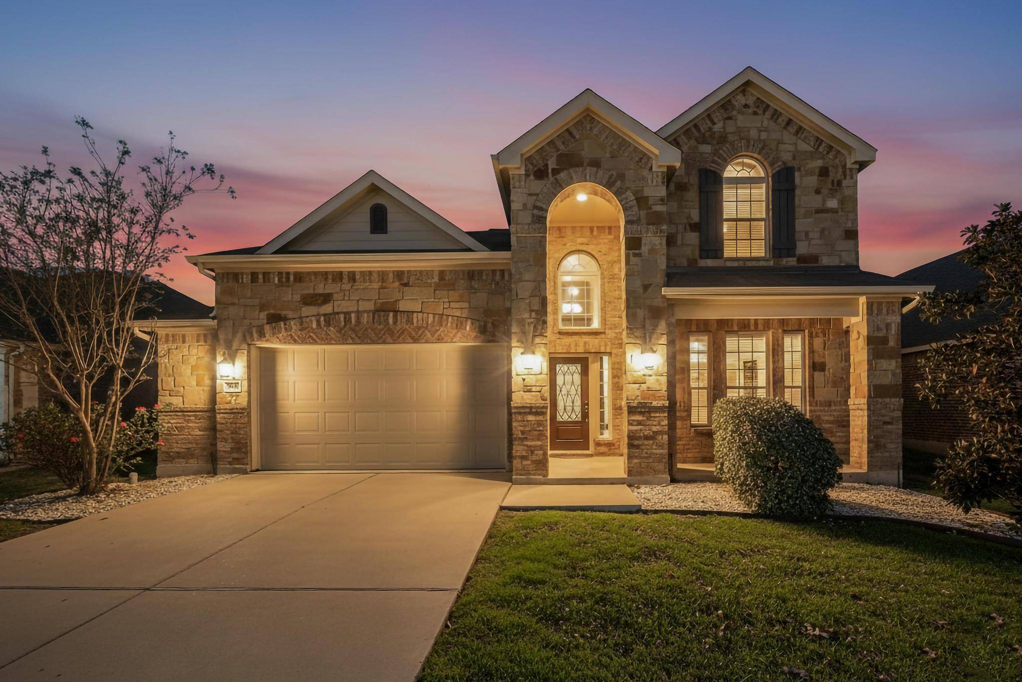 102 Plantain DR, Hutto, TX 78634