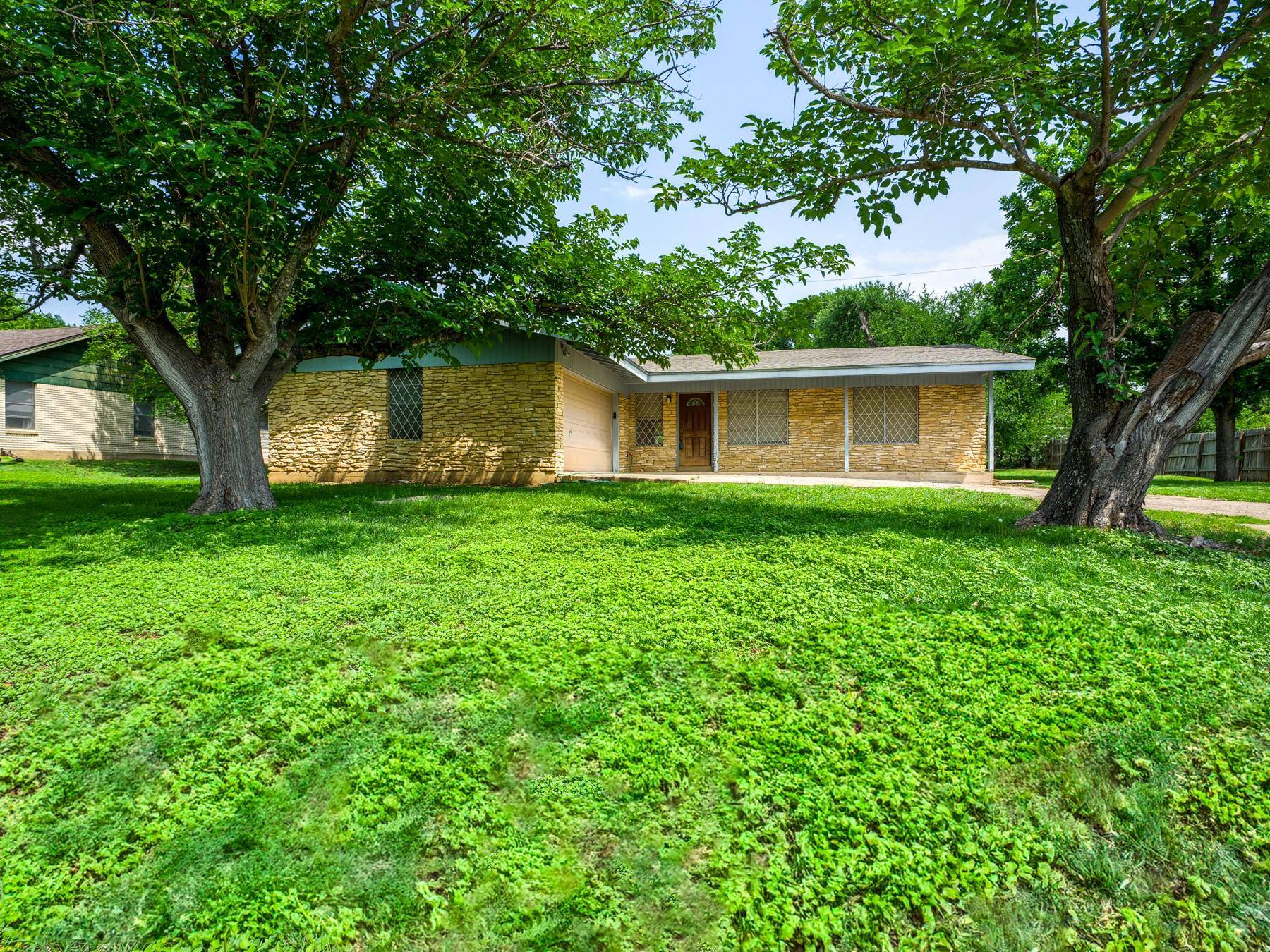 1107 Elm LN, Marble Falls, TX 78654