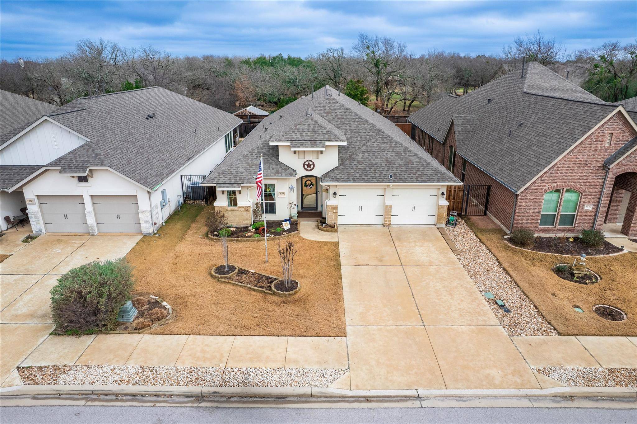 570 Cortona LN, Georgetown, TX 78628