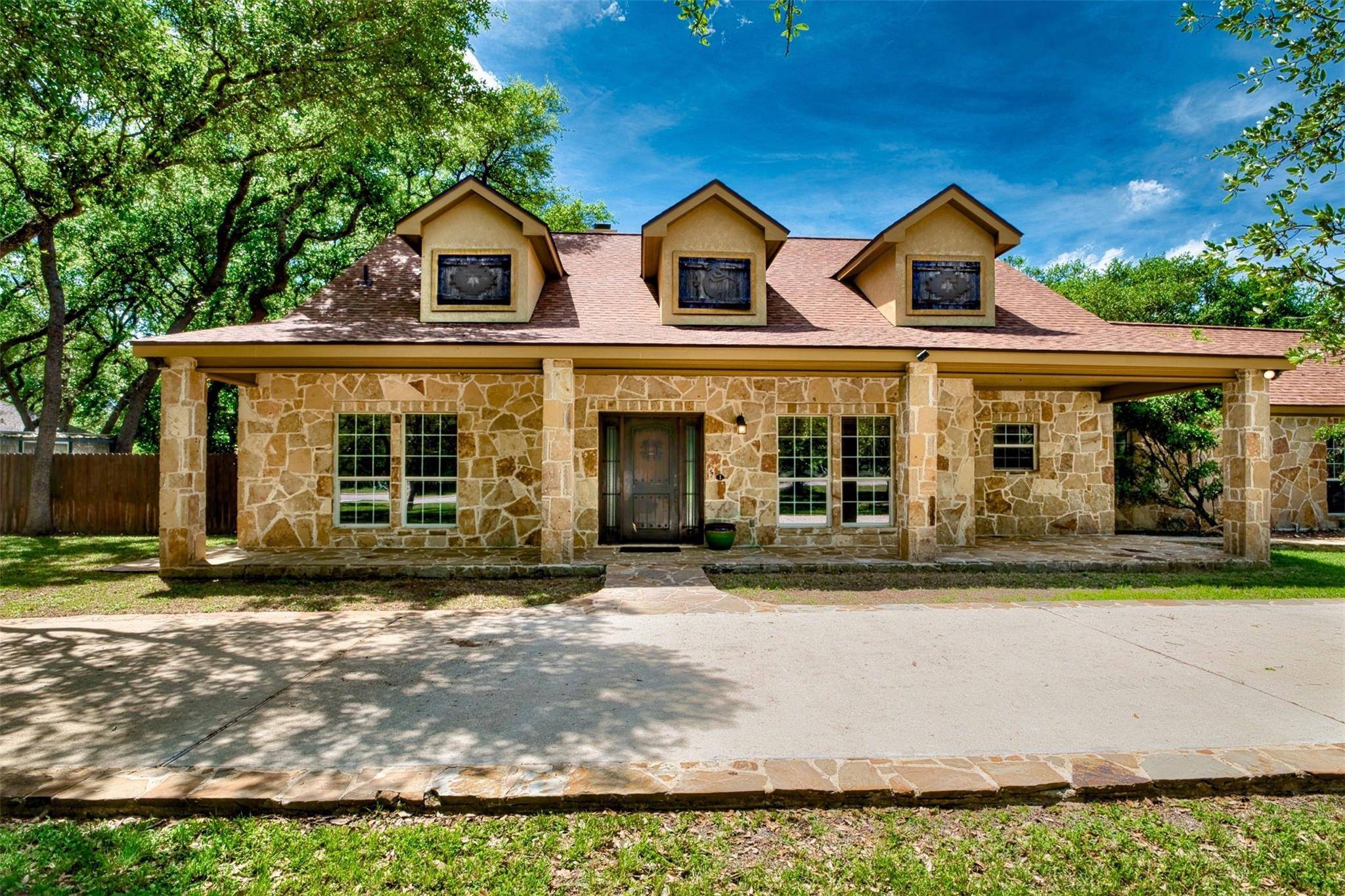 1025 Mountain DR, San Marcos, TX 78666