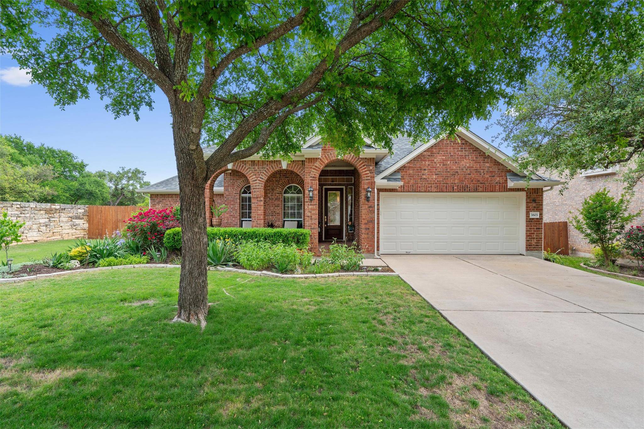 3803 Azur LN, Round Rock, TX 78681