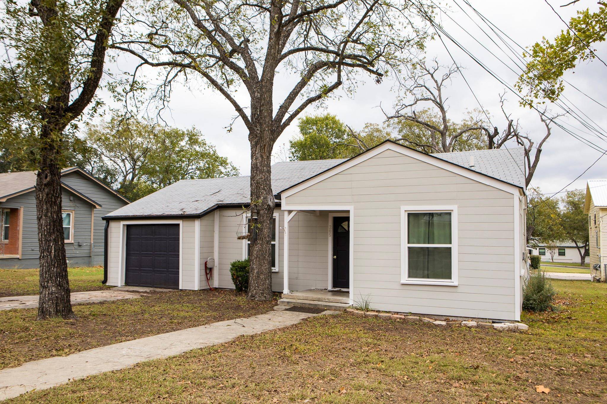 205 S Porter ST, Lampasas, TX 76550