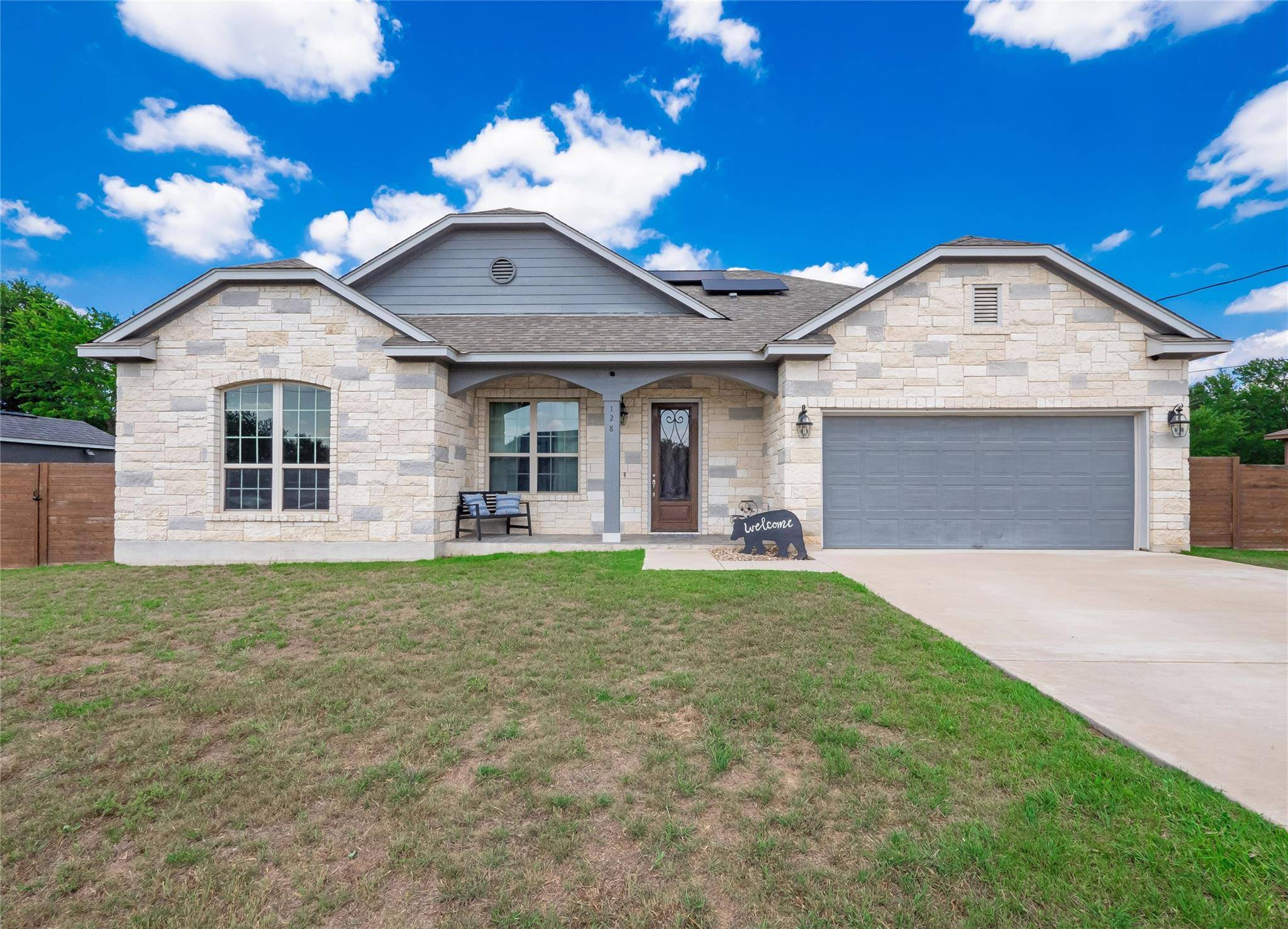 128 Naalehu CT, Bastrop, TX 78602