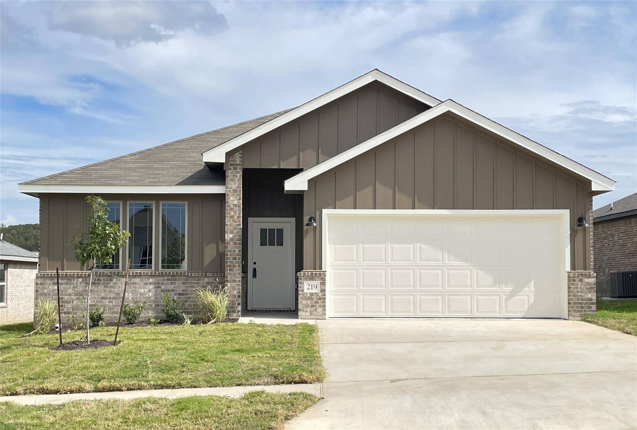 219 Wind Ridge DR, Copperas Cove, TX 76522