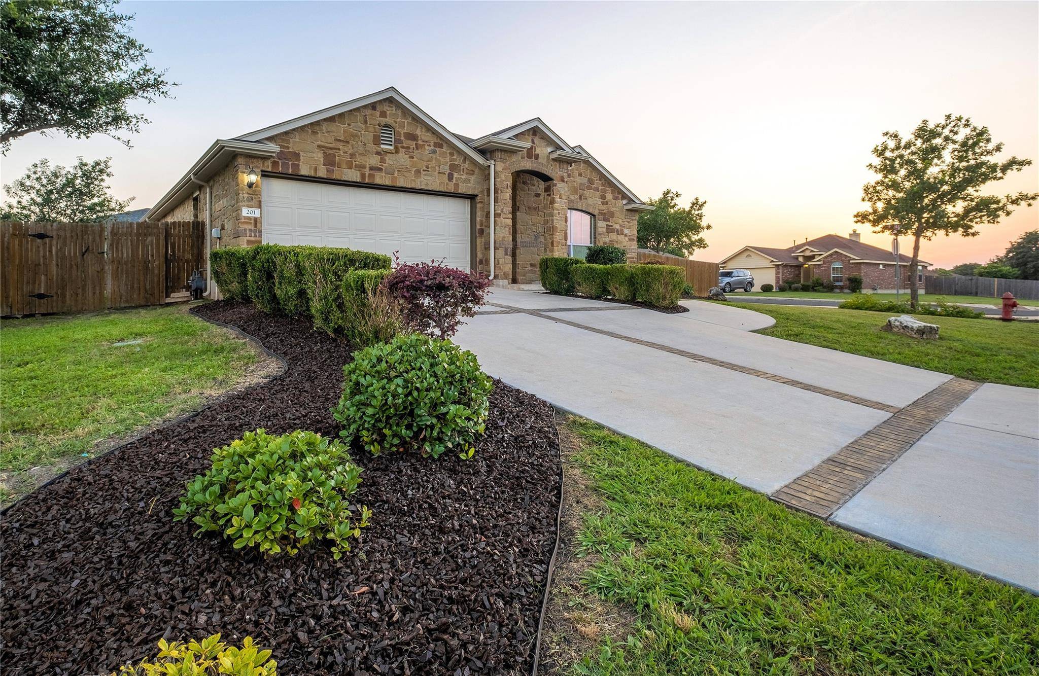201 Stennis, Kyle, TX 78640