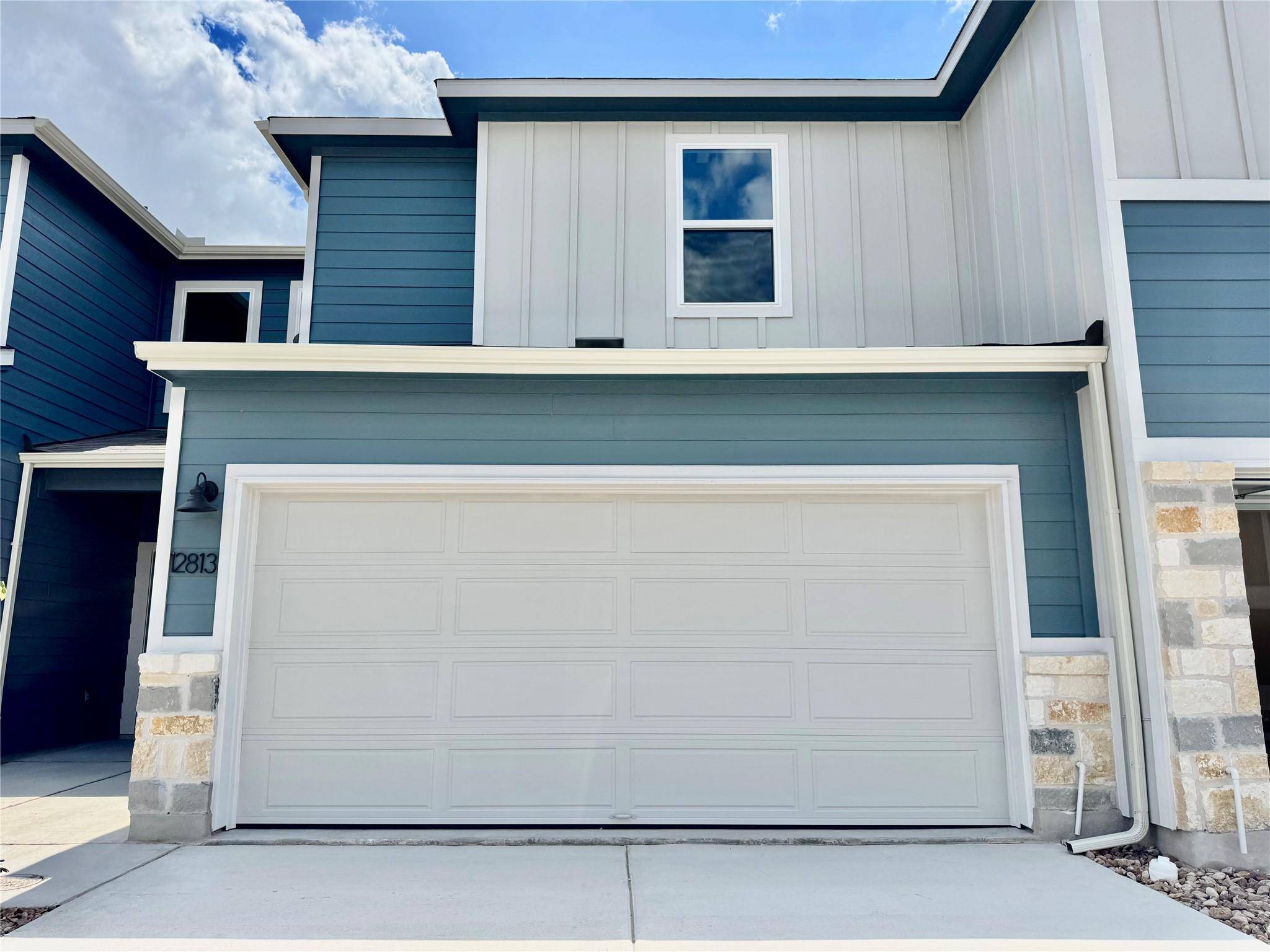 12813 Village Spun PLZ, Buda, TX 78610