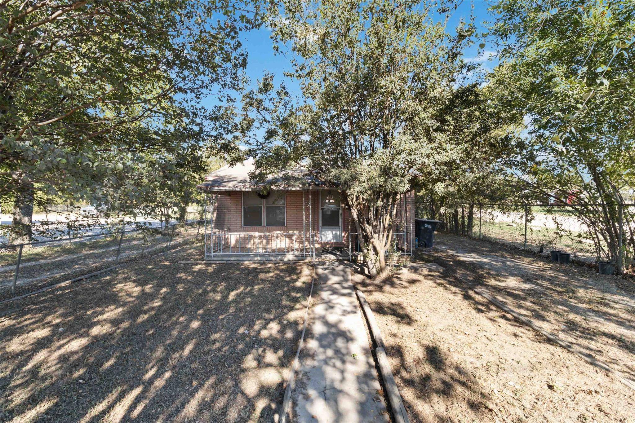 1113 N Old Highway 81, Kyle, TX 78640