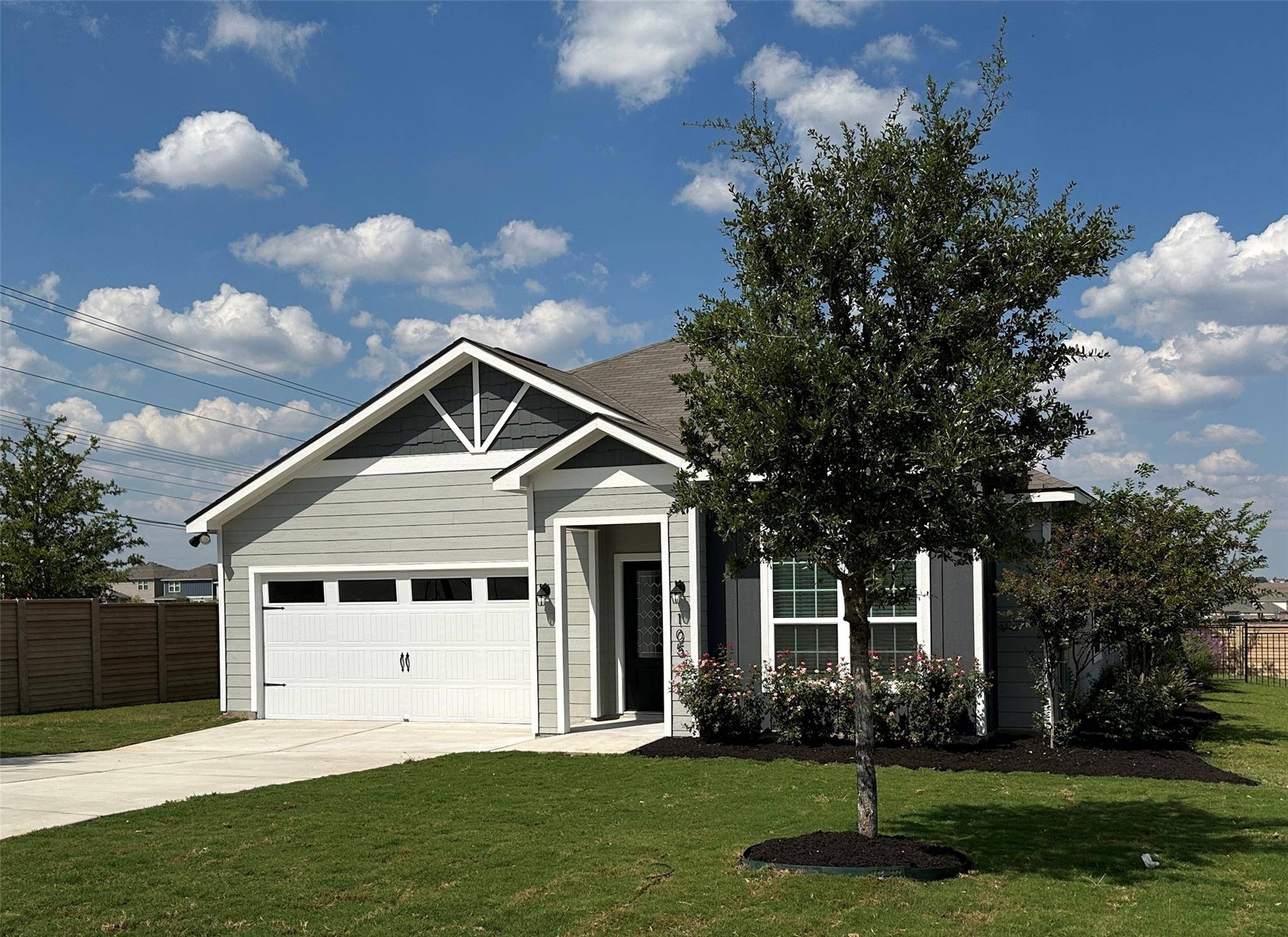 105 McLintock RD, Jarrell, TX 76537