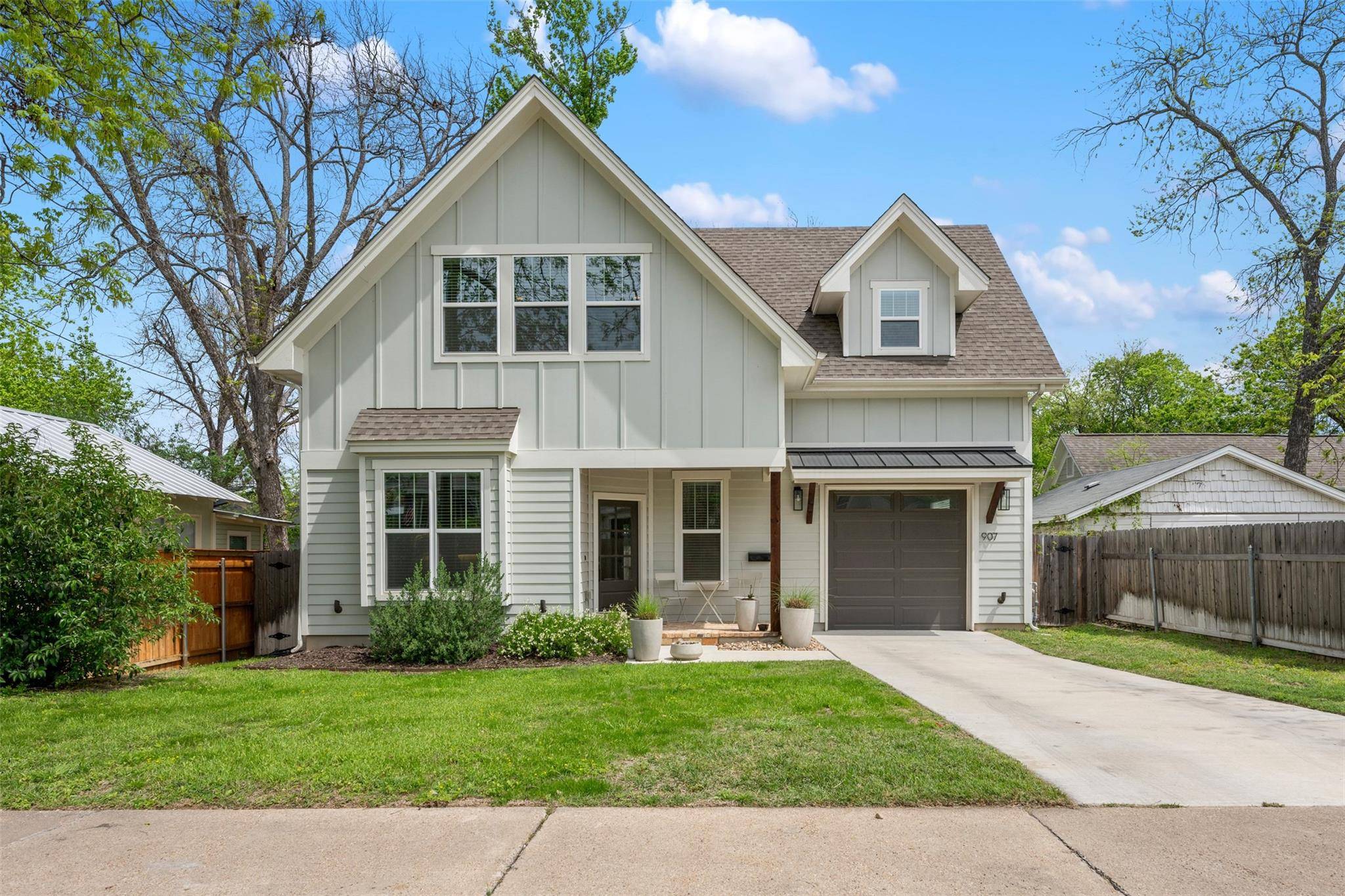 907 S Elm ST, Georgetown, TX 78626