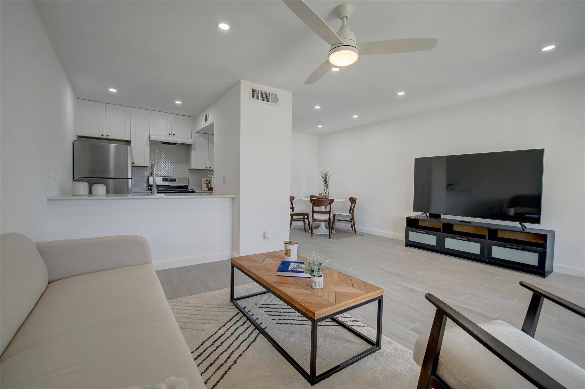 1101 Clayton LN #B-207, Austin, TX 78723