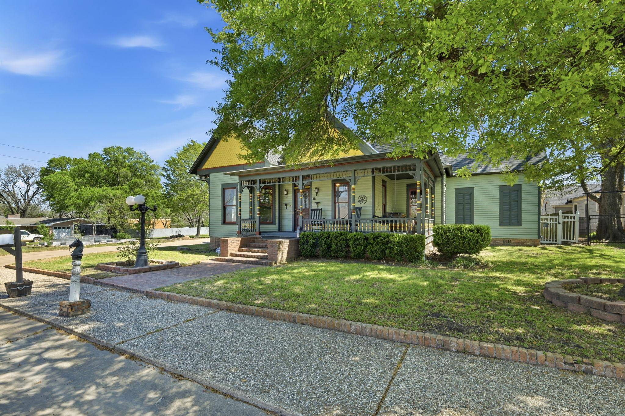 703 W Buck ST, Caldwell, TX 77836