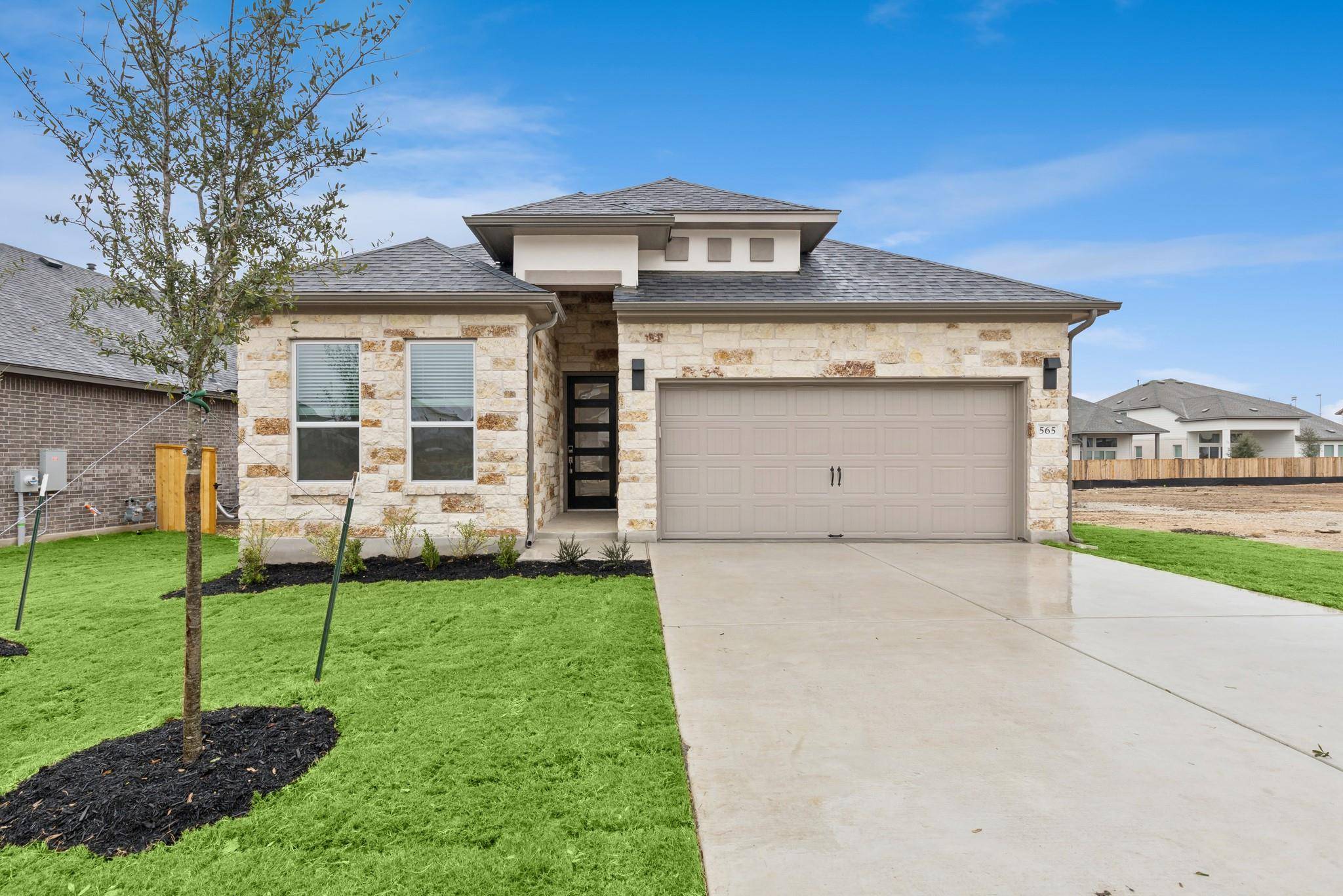 565 Darley Oak DR, Dripping Springs, TX 78620