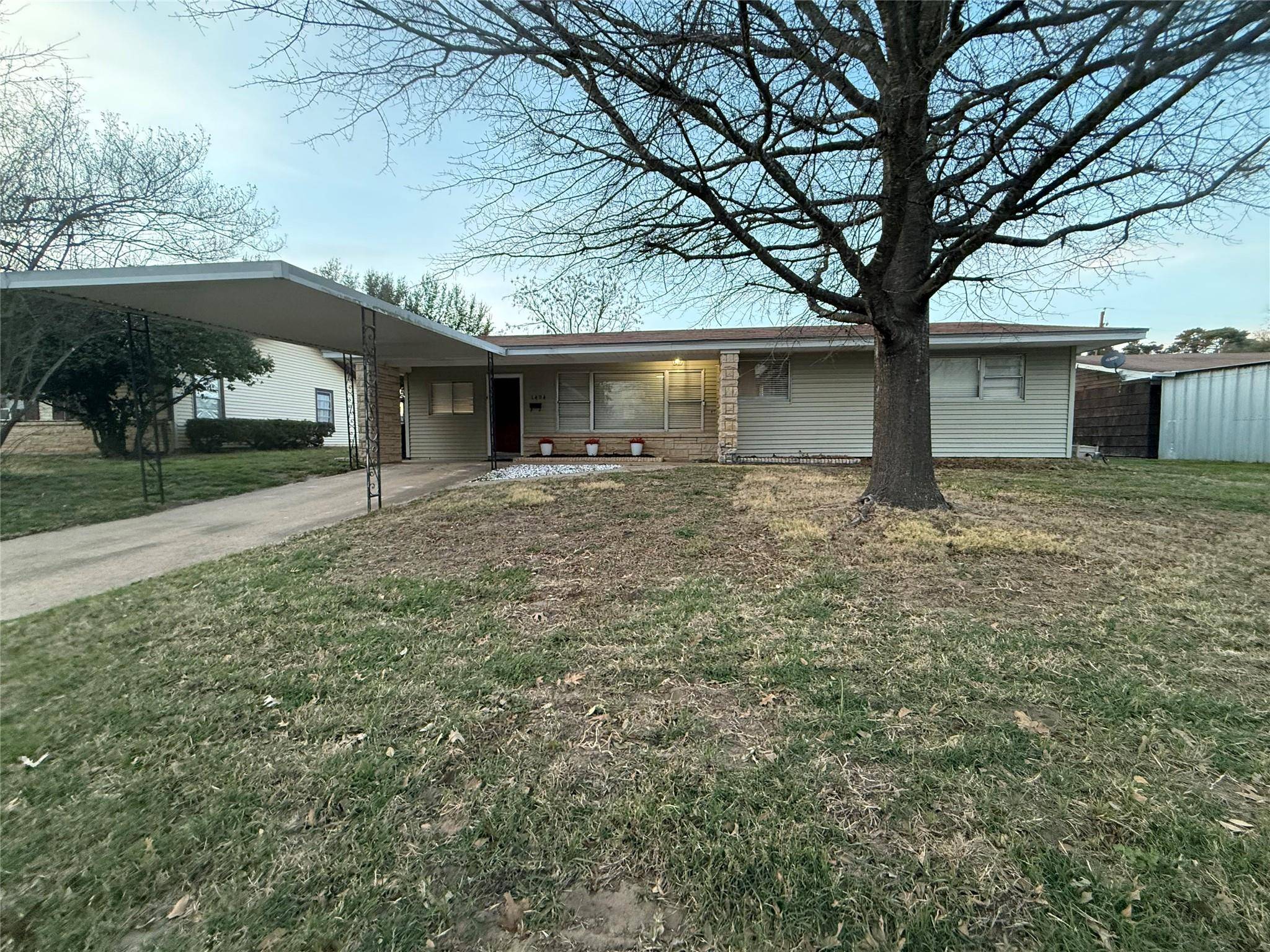 1404 Alcoa Ave, Rockdale, TX 76567