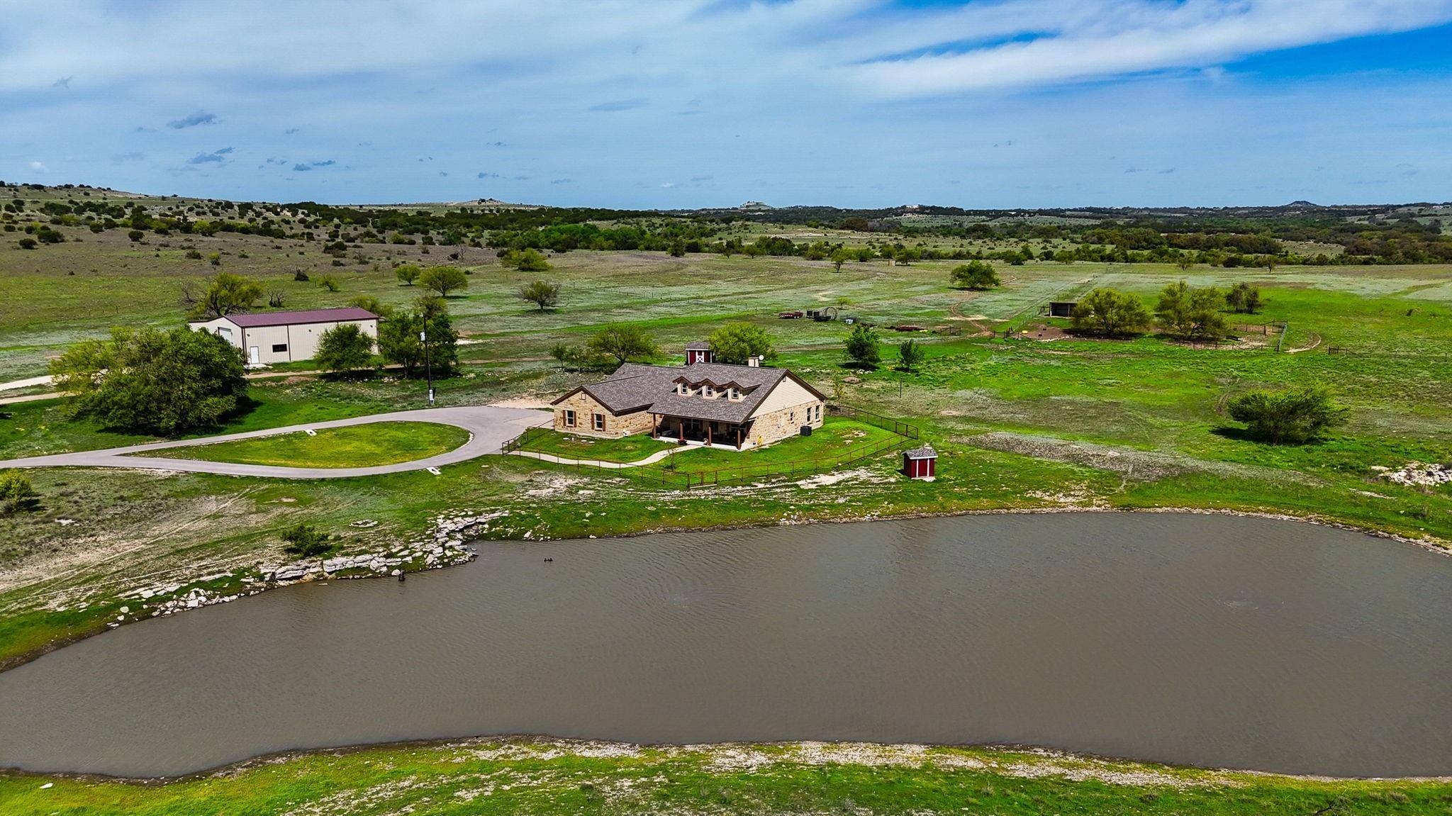 426 PR 1106, Lampasas, TX 76550